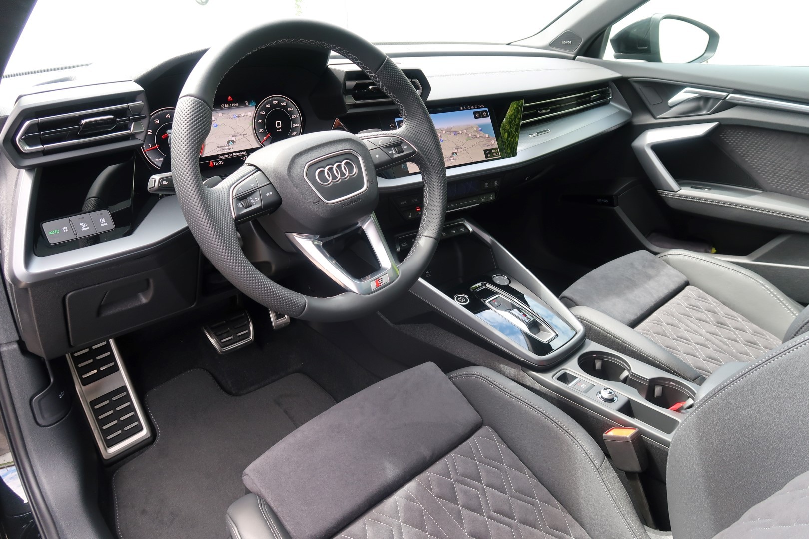 AUDI A3 Sportback 35 TFSI S line Attraction S-tronic-image-7