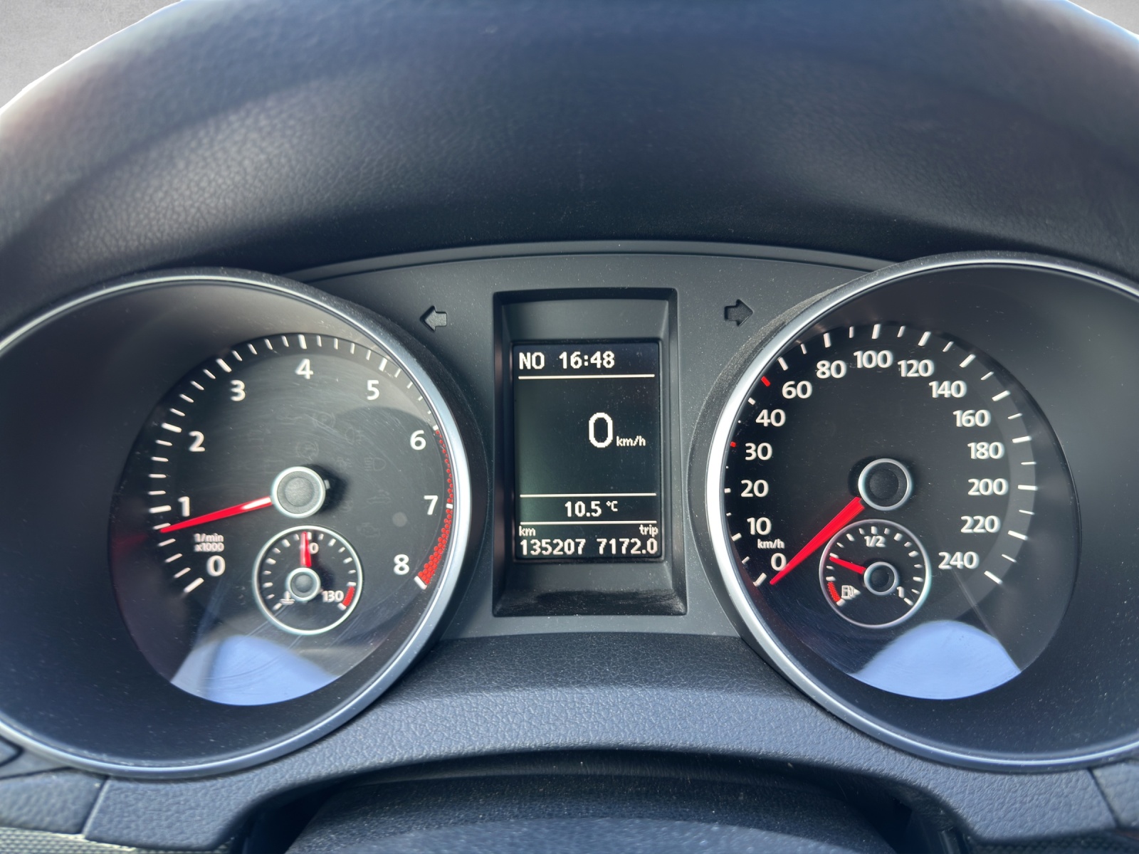 VW Golf 1.4 TSI Highline-image-17