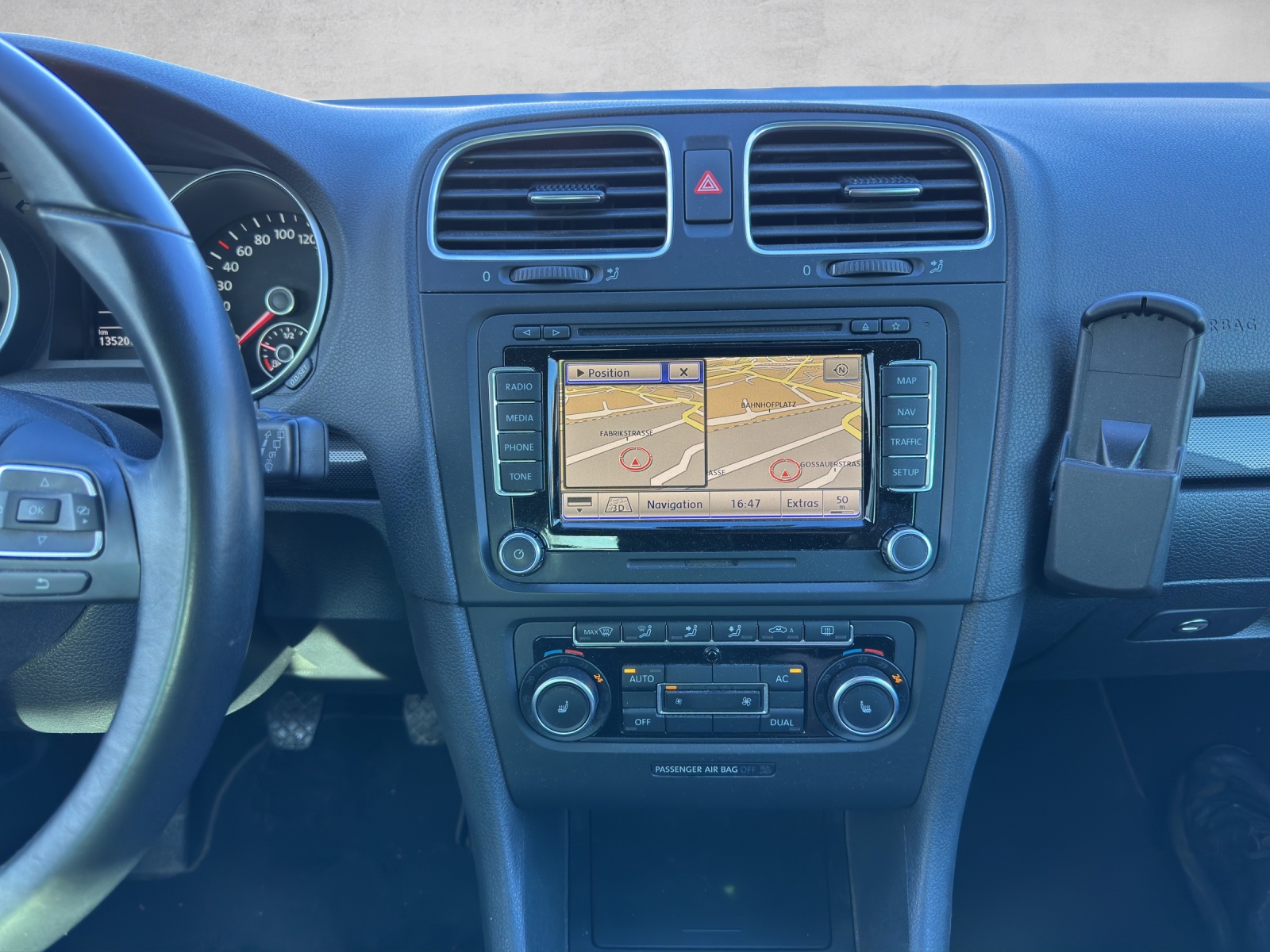 VW Golf 1.4 TSI Highline-image-14