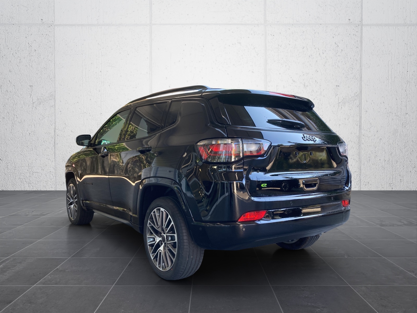 JEEP Compass 4x2 1.5 T MHEV Summit-image-3