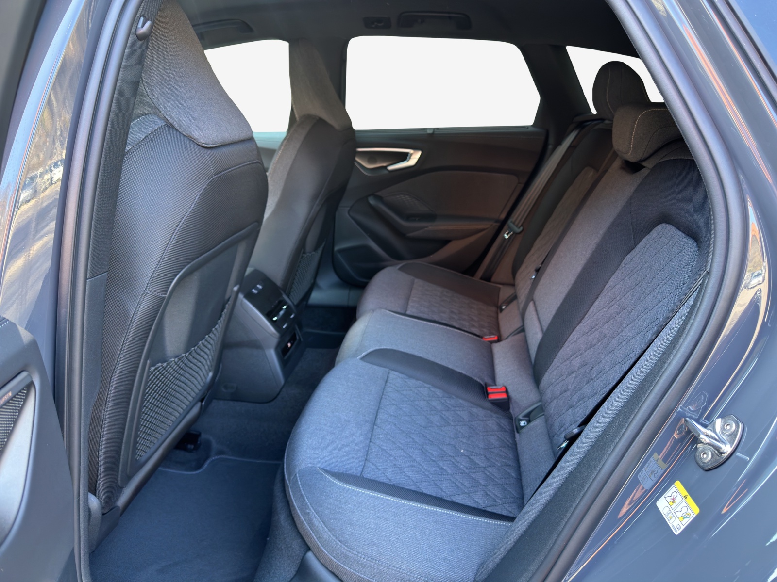 AUDI A5 Avant TDI quattro 150 kW Attraction S tronic-image-11