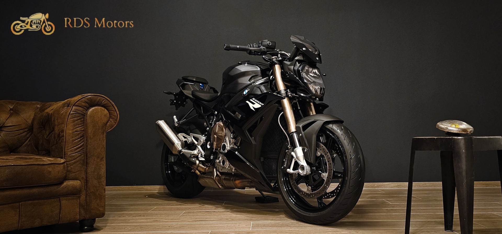 BMW S 1000 R-showroom-element-3