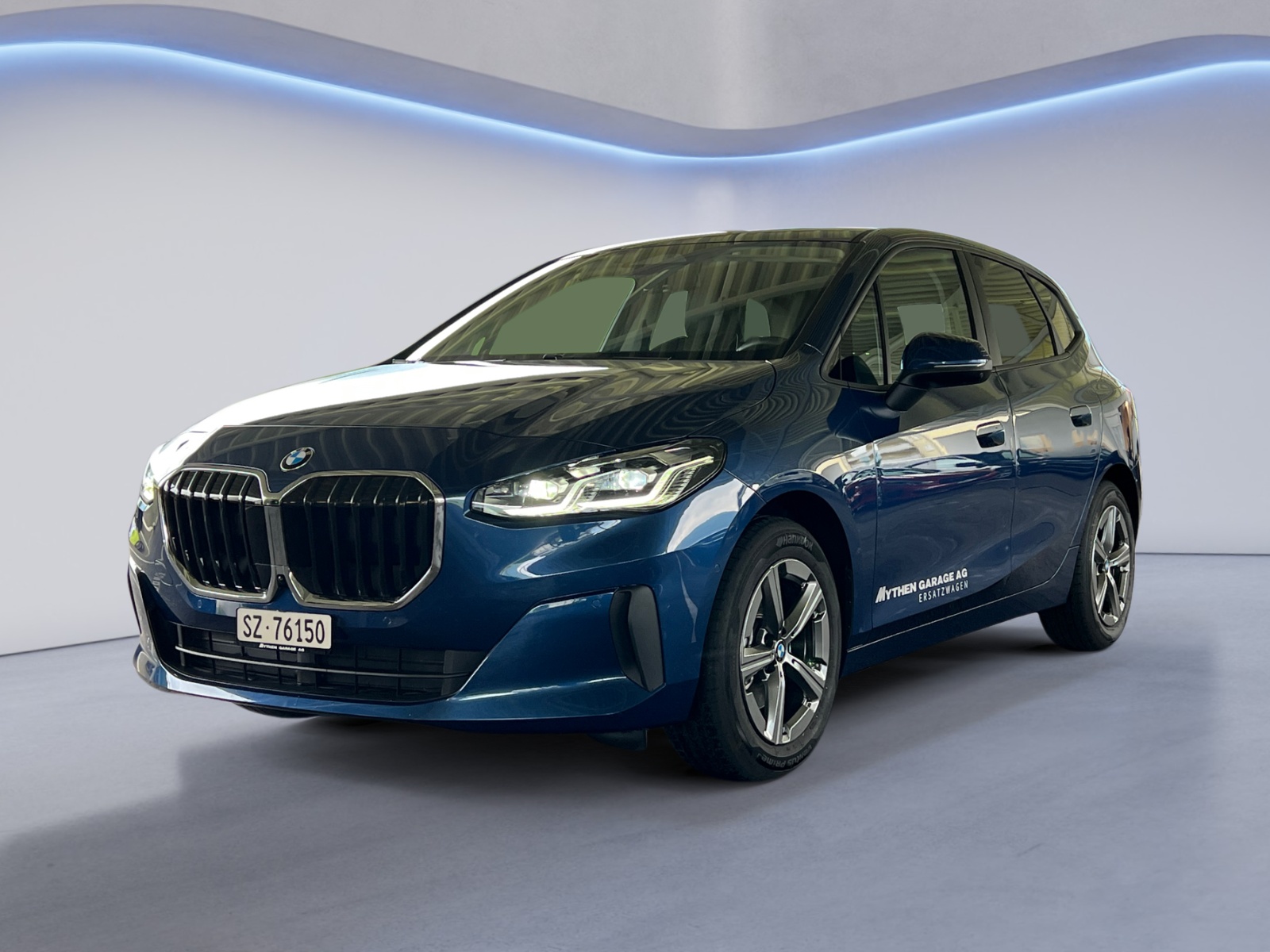 BMW 218i Active Tourer-image-0
