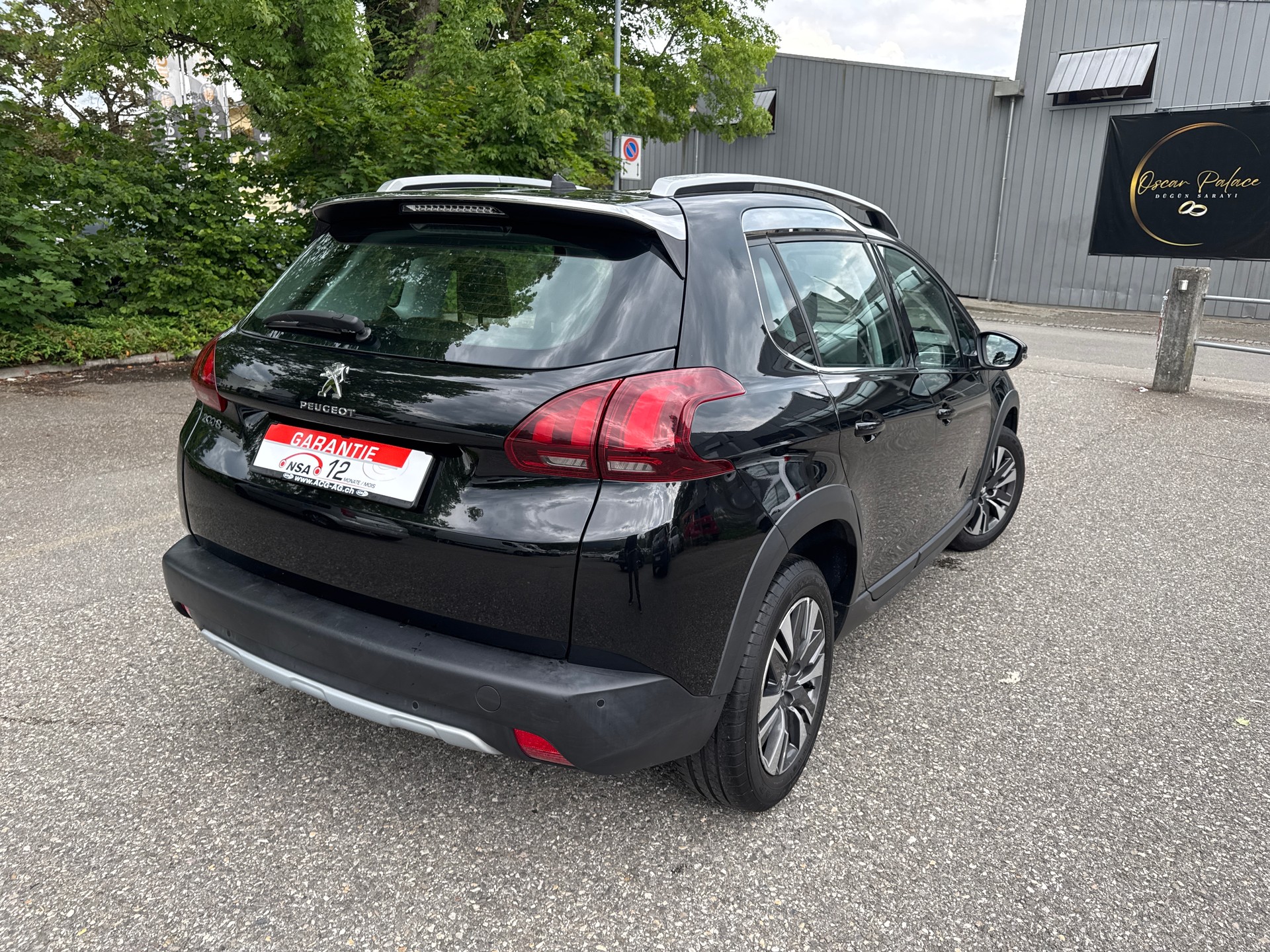PEUGEOT 2008 1.5 BlueHDi Allure * Teil-Leder * Gr. Navi * Klima-auto * Tempomat * PDC H * Frisch Ab MFK-image-4