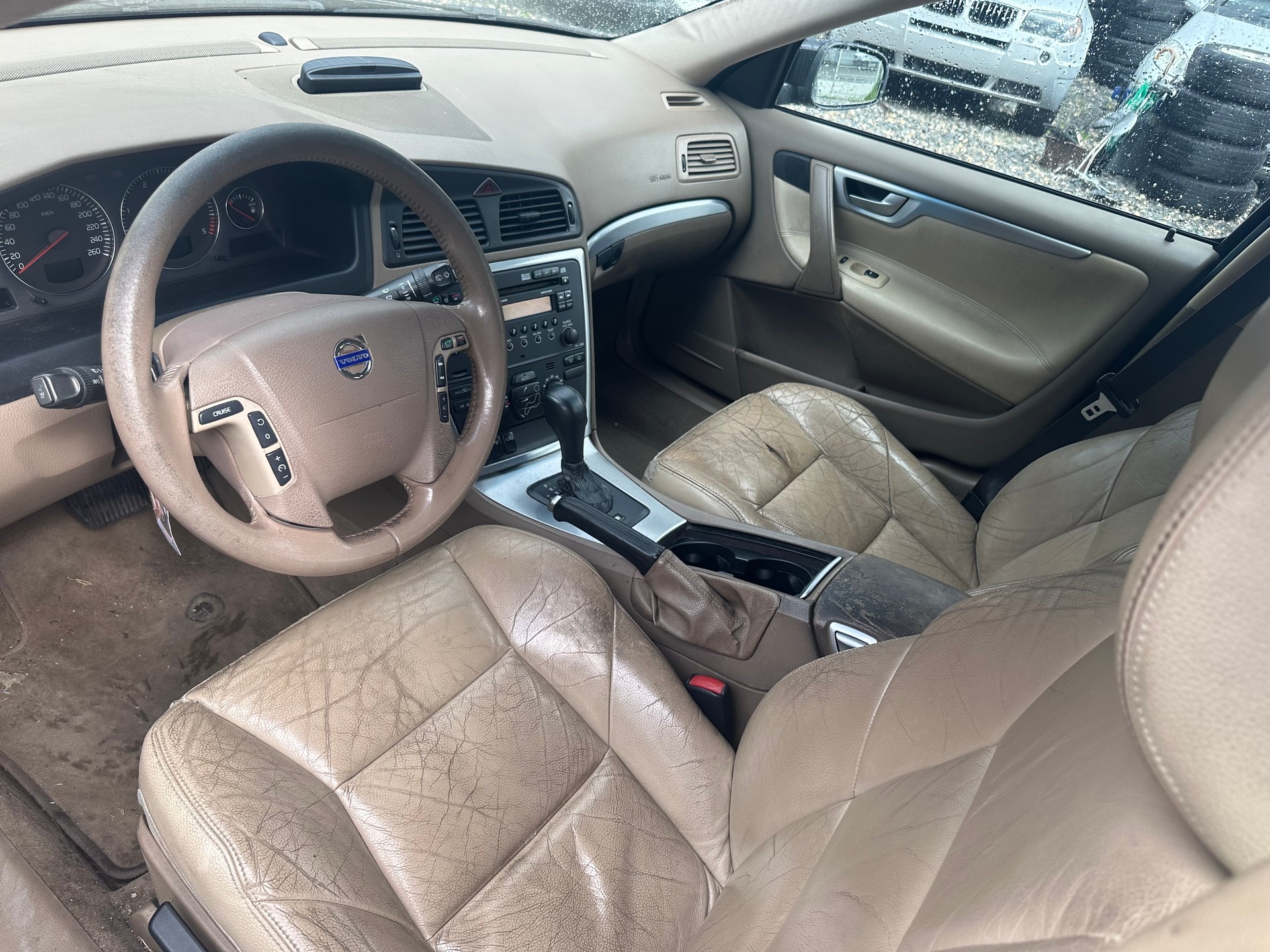 VOLVO V70 D5 AWD Titanium Edition Geartronic-image-9
