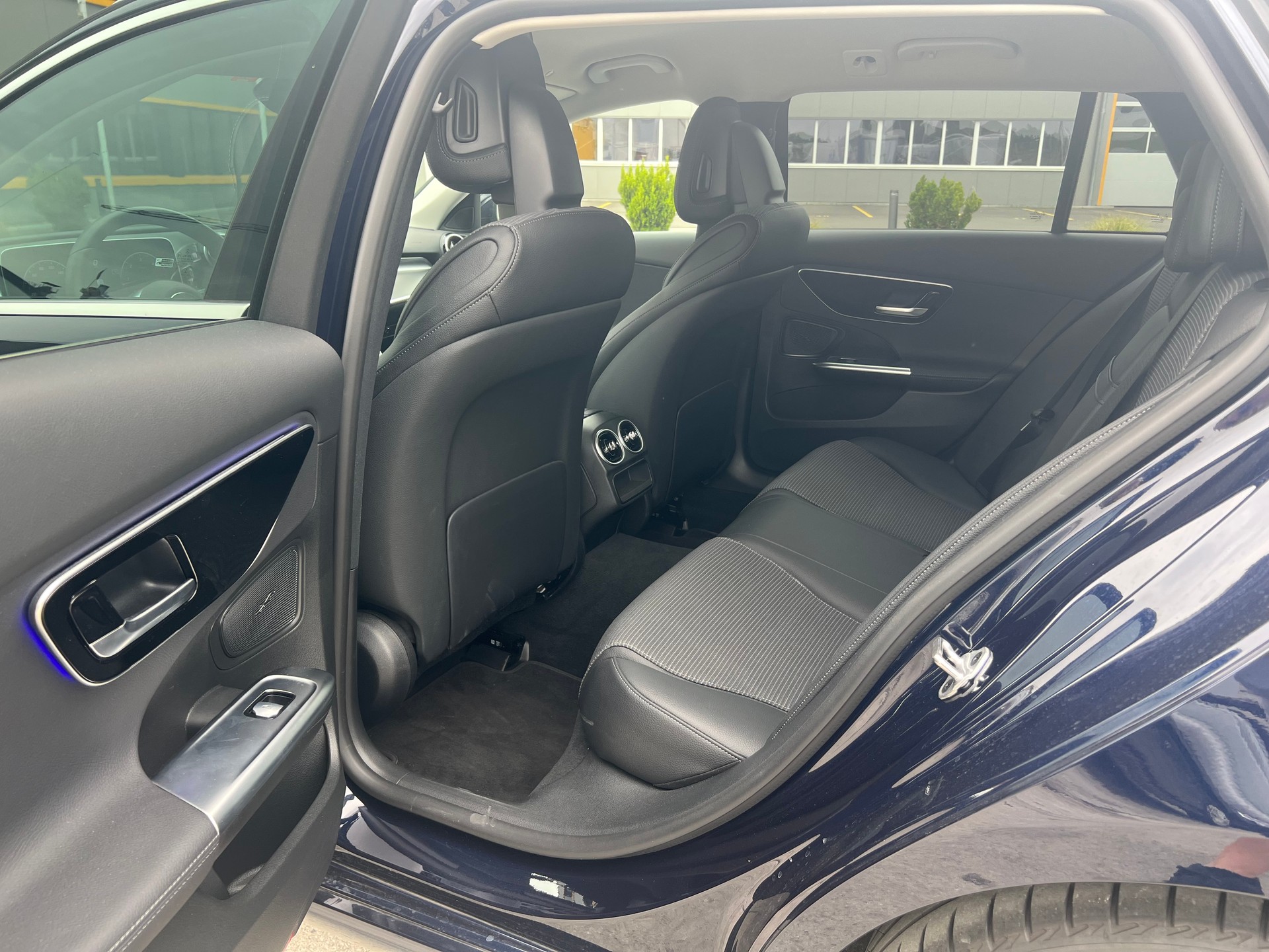 MERCEDES-BENZ C 220 d T 4Matic Avantgarde-image-13