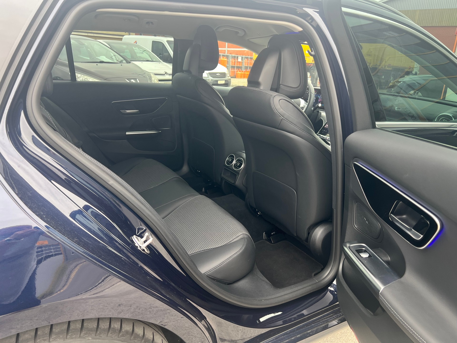 MERCEDES-BENZ C 220 d T 4Matic Avantgarde-image-14