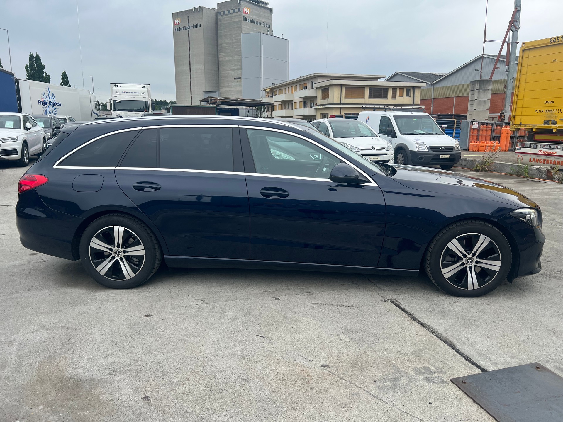 MERCEDES-BENZ C 220 d T 4Matic Avantgarde-image-2