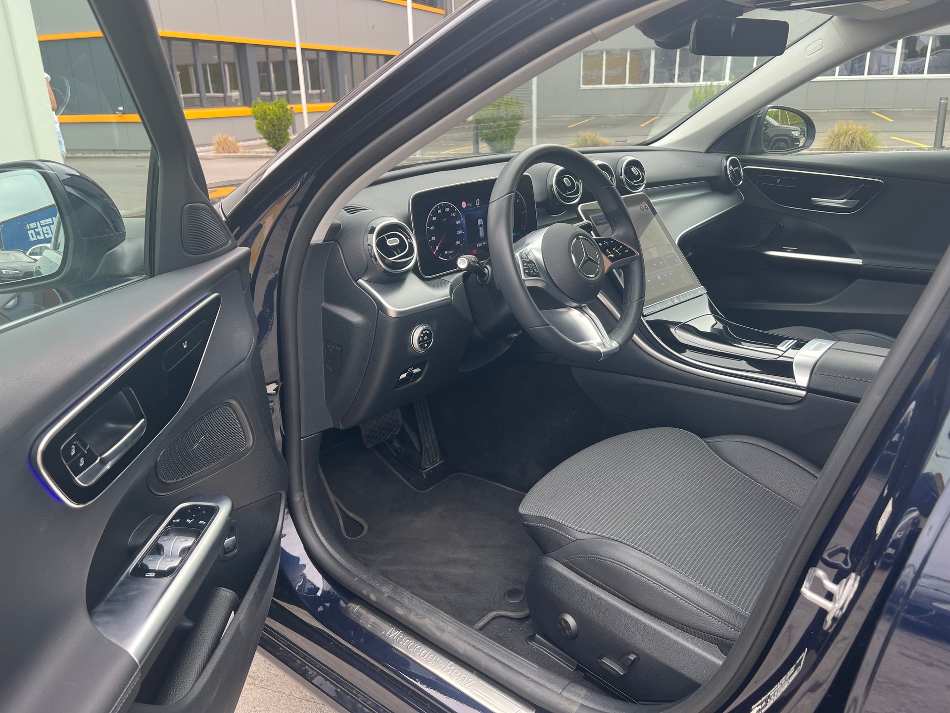 MERCEDES-BENZ C 220 d T 4Matic Avantgarde-image-12
