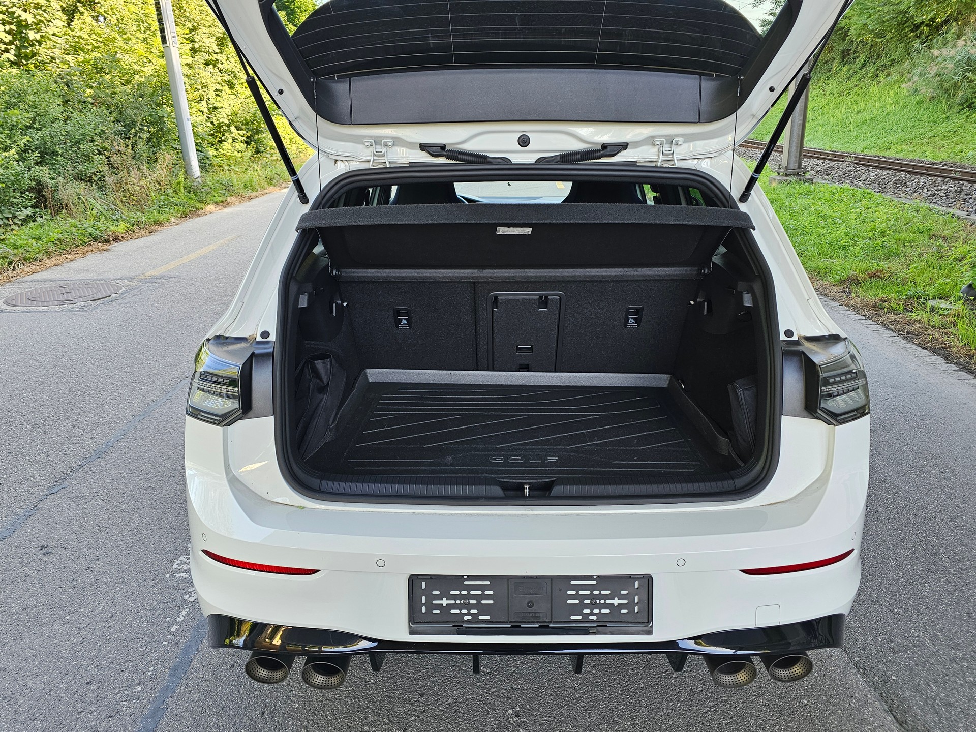 VW Golf 2.0 TSI R DSG 4Motion R 20 Years / Akrapovic-image-13