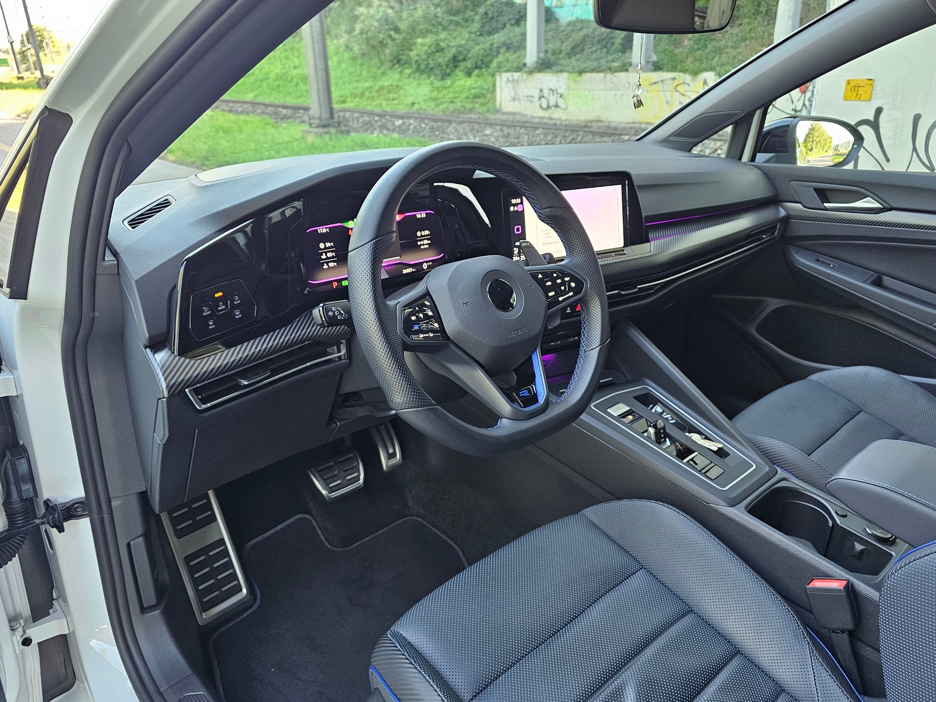 VW Golf 2.0 TSI R DSG 4Motion R 20 Years / Akrapovic-image-11