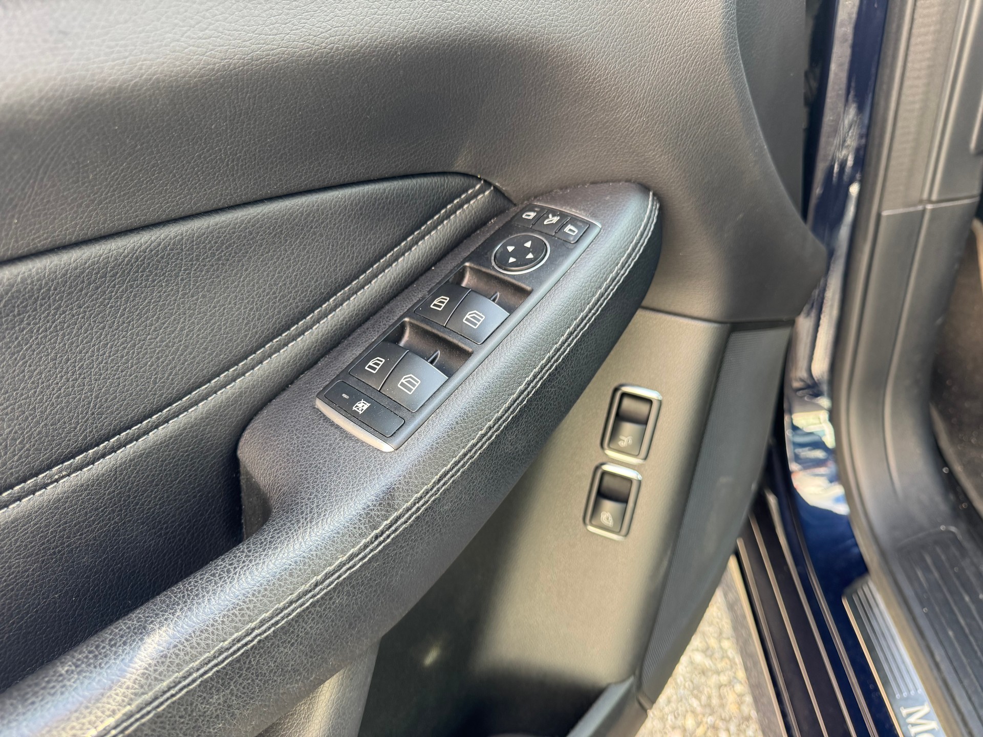 MERCEDES-BENZ GLE 350 d Executive 4Matic 9G-Tronic-image-4