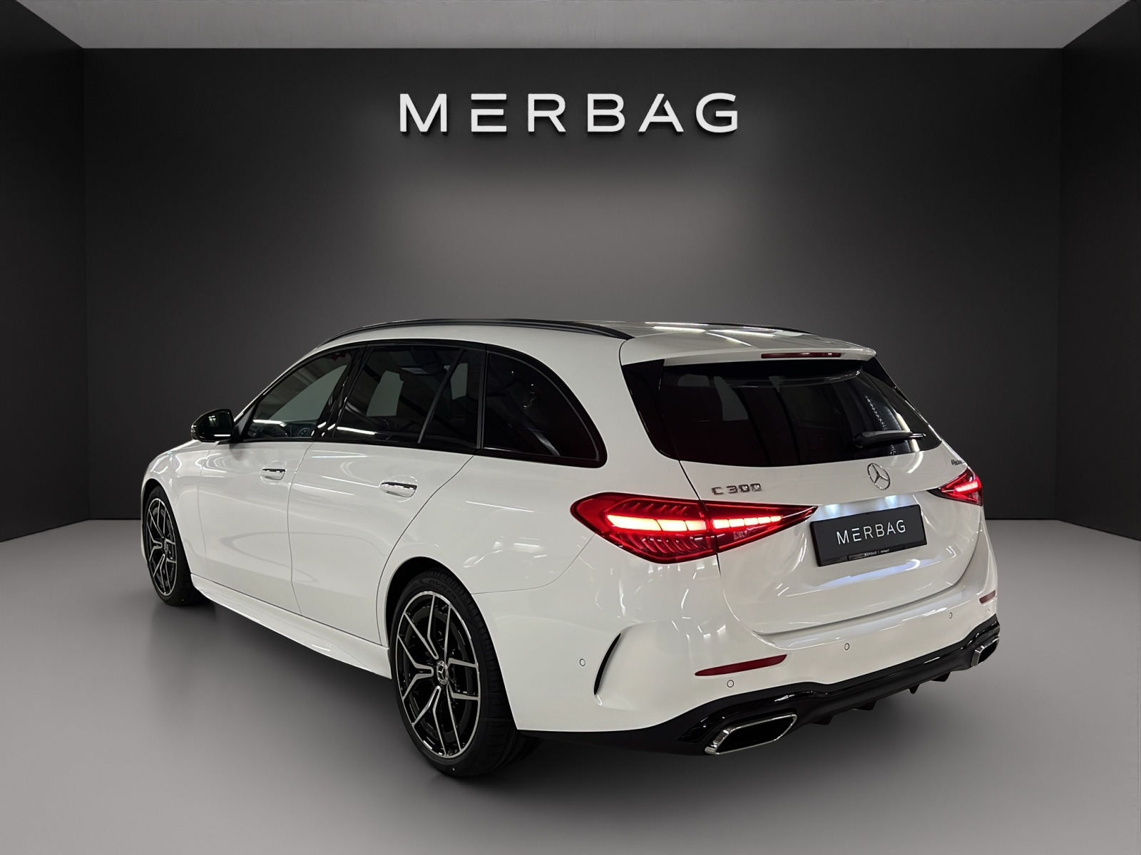 MERCEDES-BENZ C 300 4MATIC T-Modell-image-5