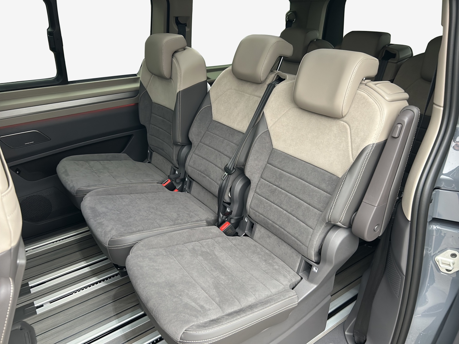 VW Multivan 2.0 TDI Life DSG Lang-image-11