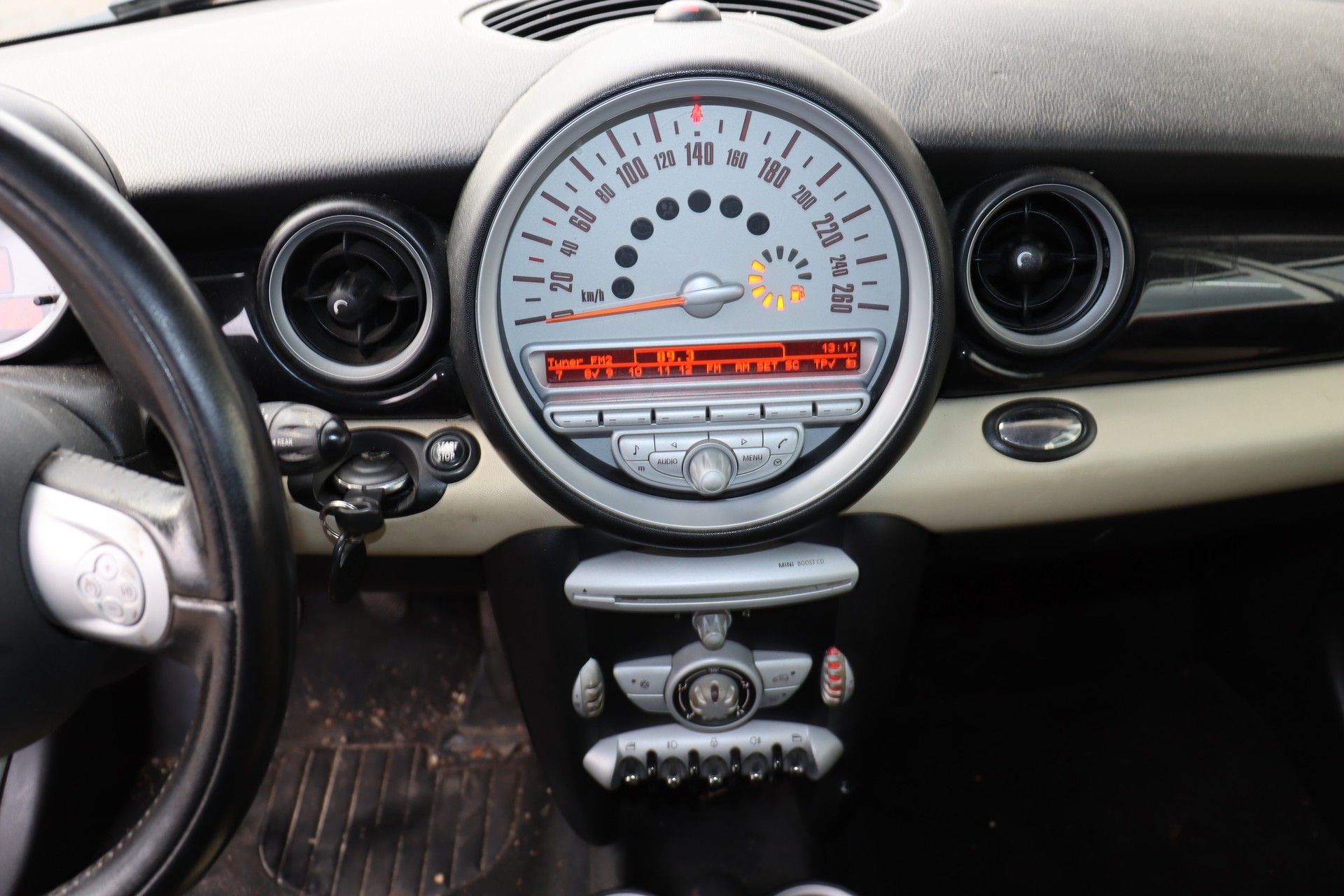 MINI Clubman Cooper-image-11