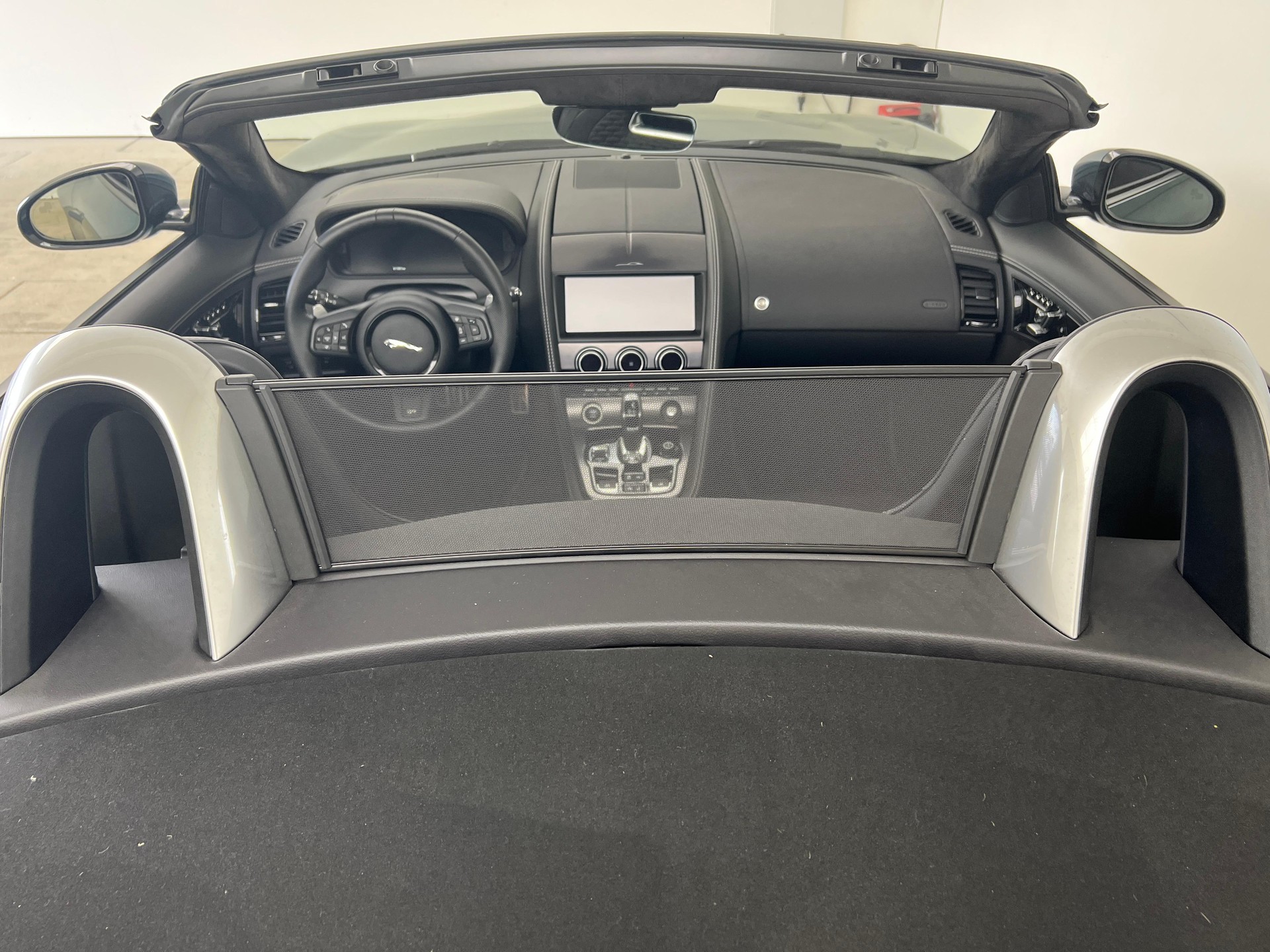 JAGUAR F-Type Convertible 5.0 V8 R AWD-image-14