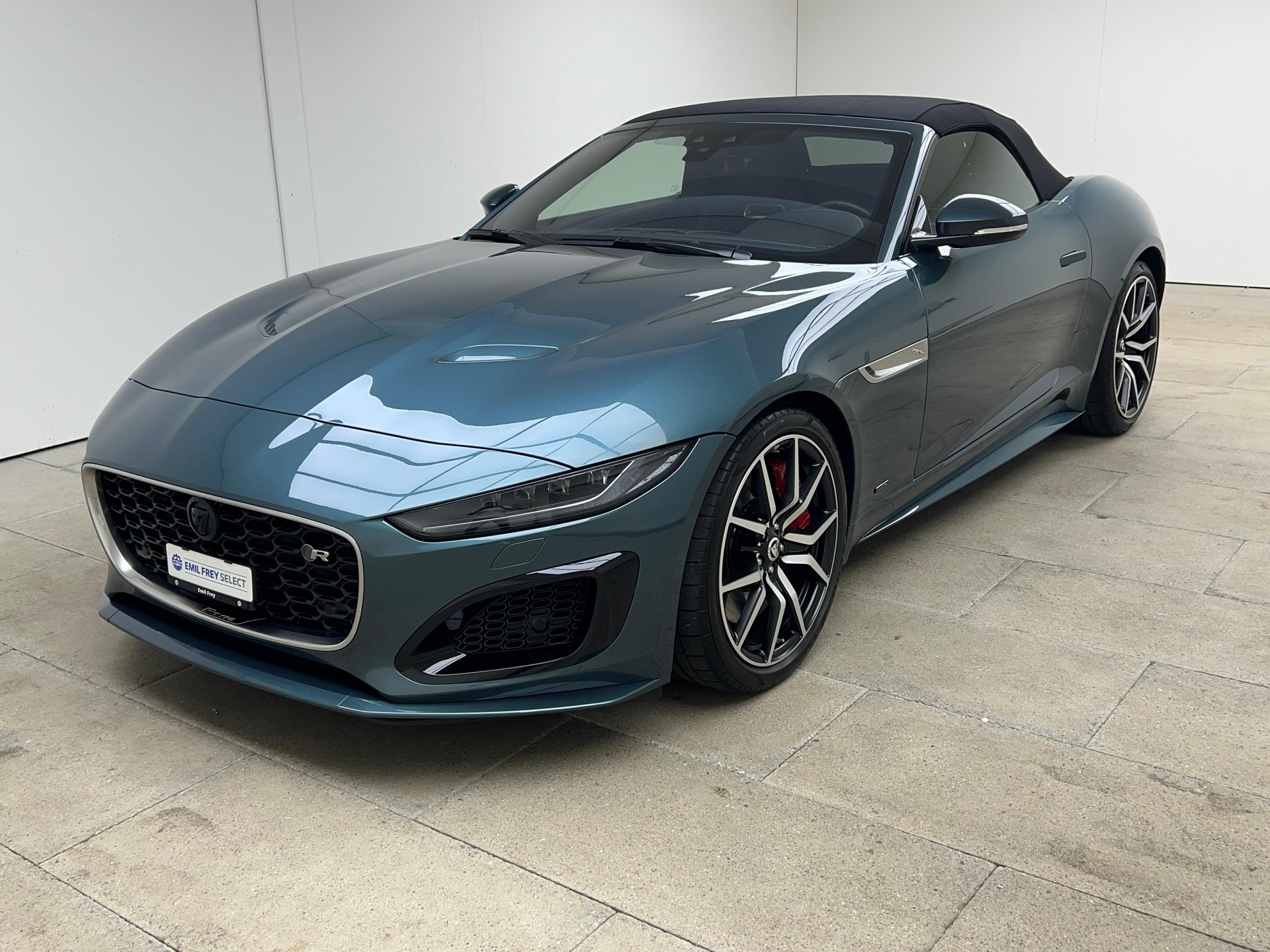 JAGUAR F-Type Convertible 5.0 V8 R AWD-image-1