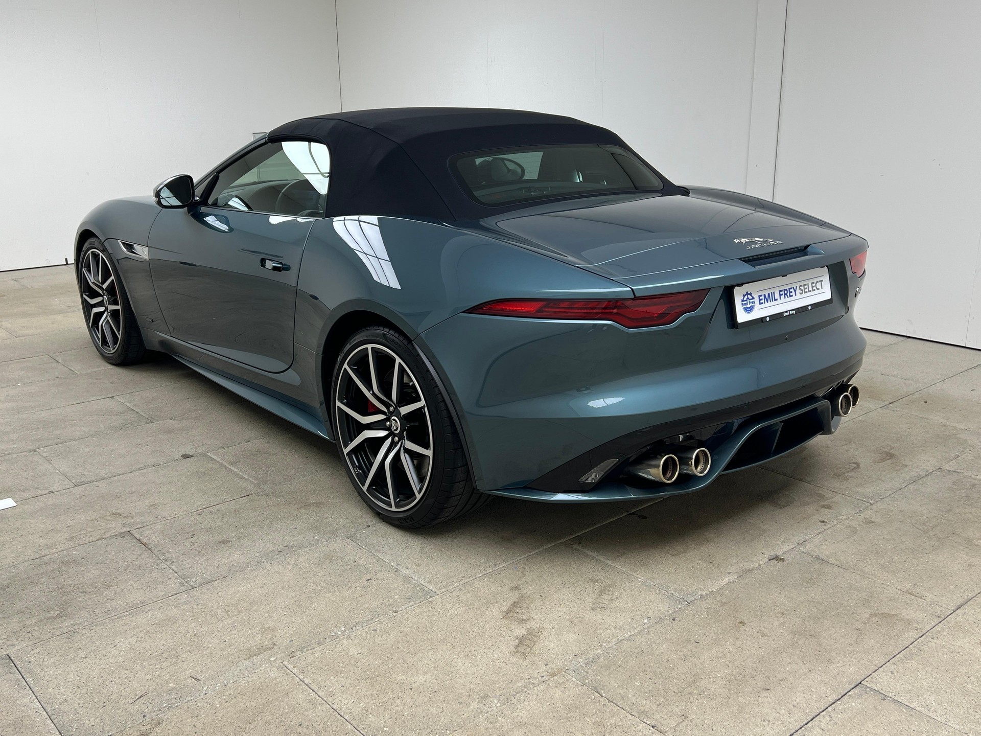 JAGUAR F-Type Convertible 5.0 V8 R AWD-image-3