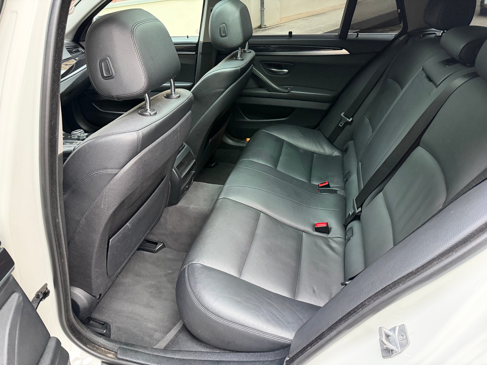 BMW 530d xDrive Steptronic-image-12