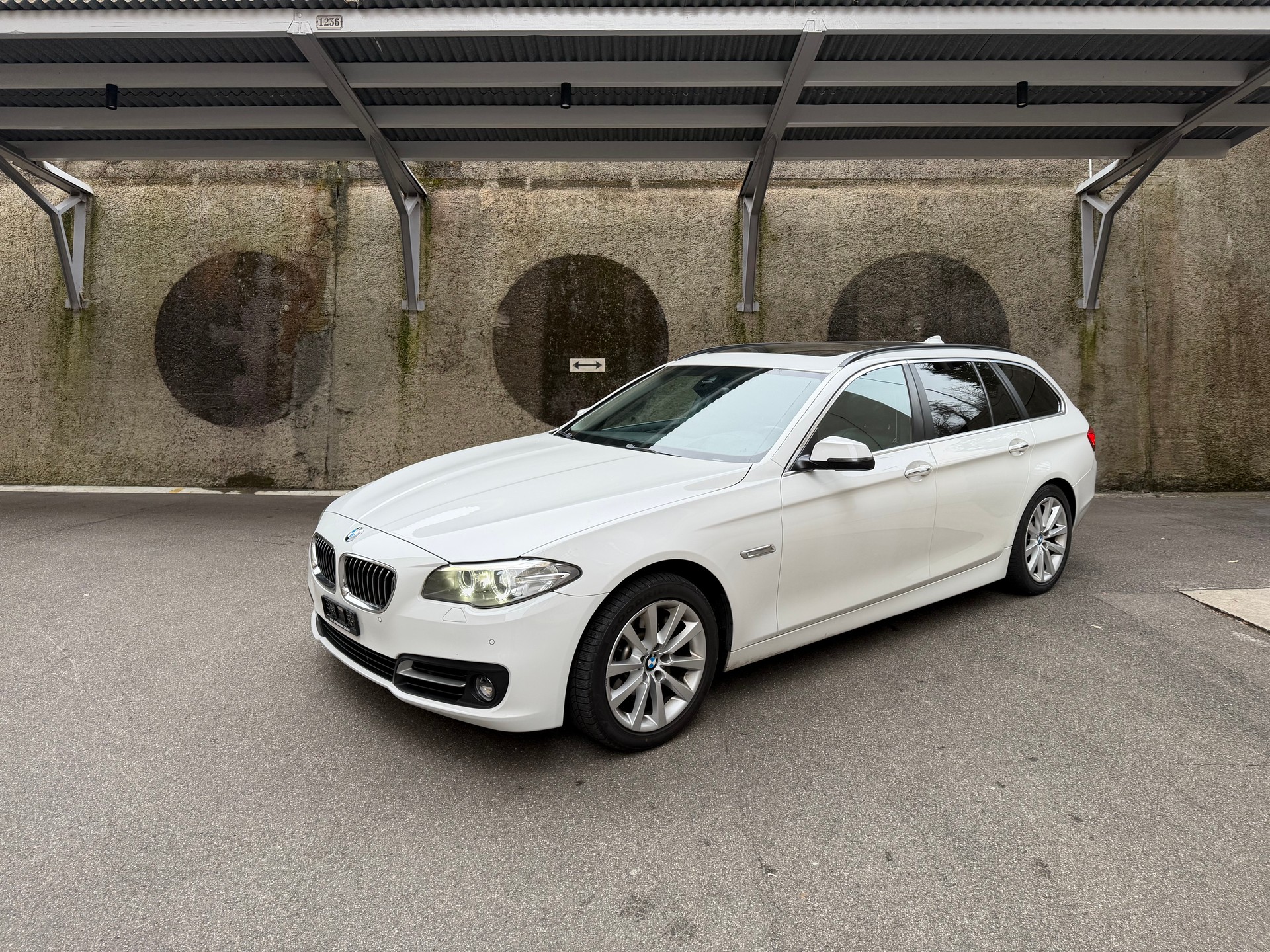 BMW 530d xDrive Steptronic-image-0