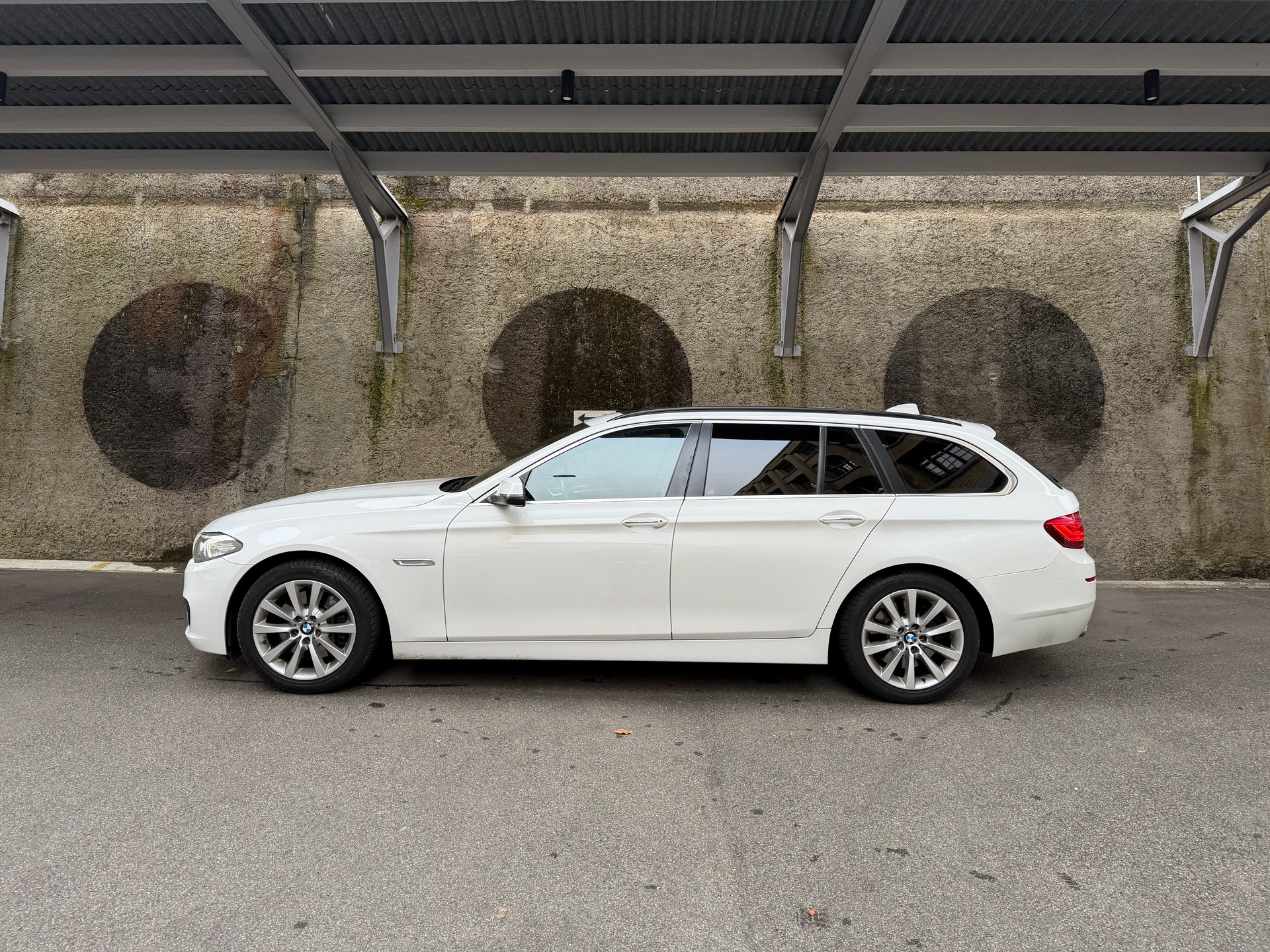 BMW 530d xDrive Steptronic-image-1