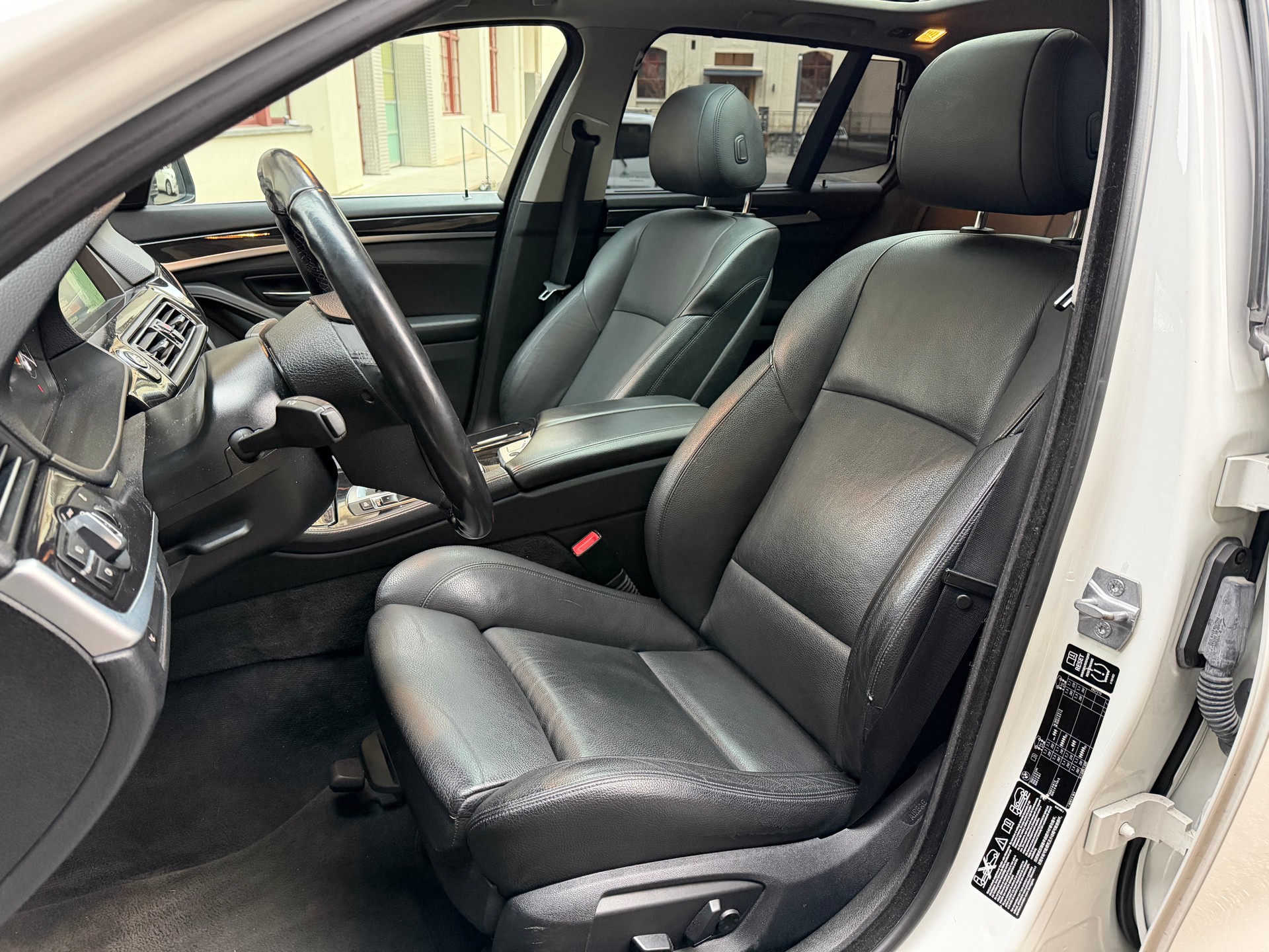 BMW 530d xDrive Steptronic-image-10