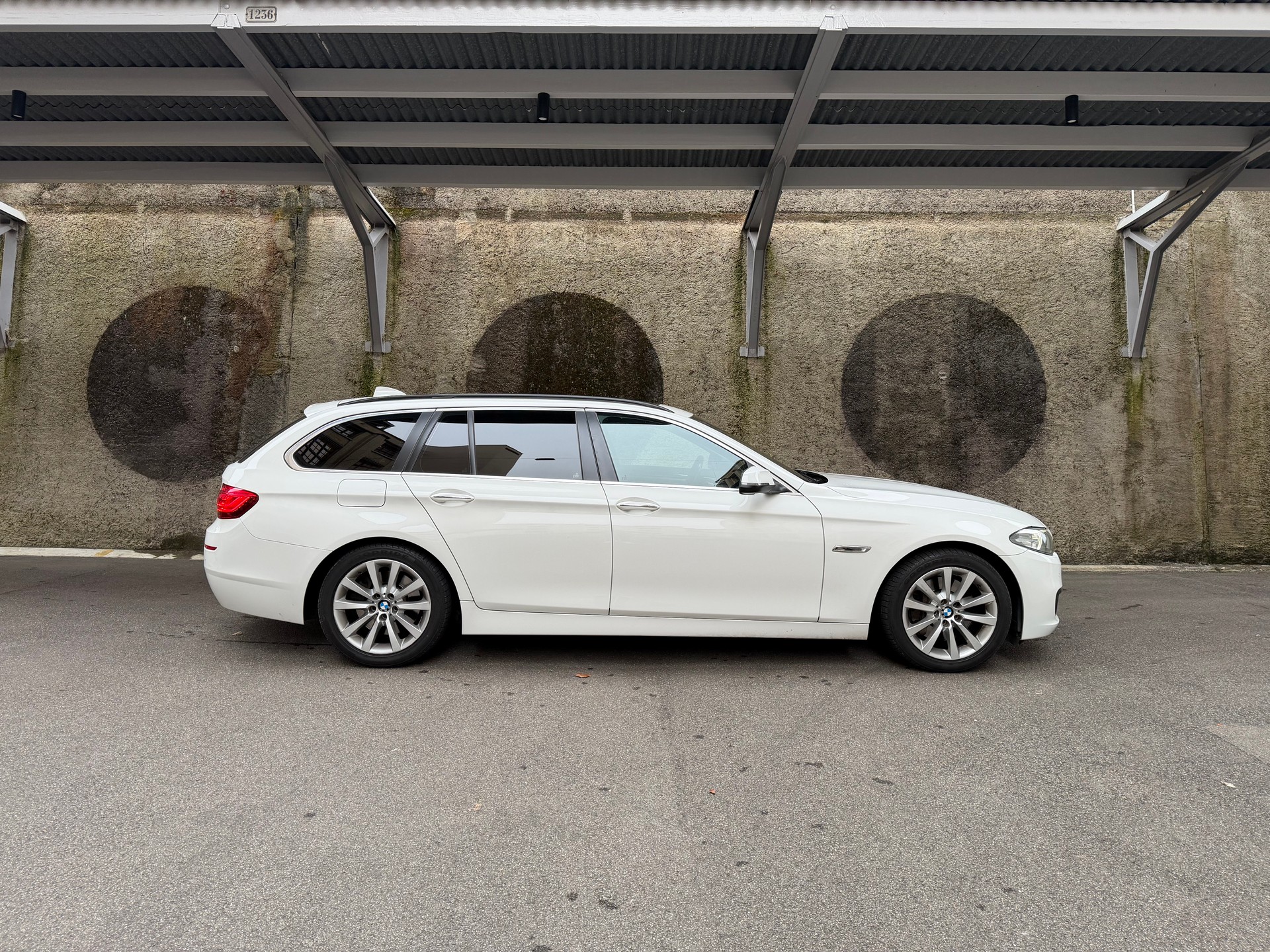 BMW 530d xDrive Steptronic-image-5
