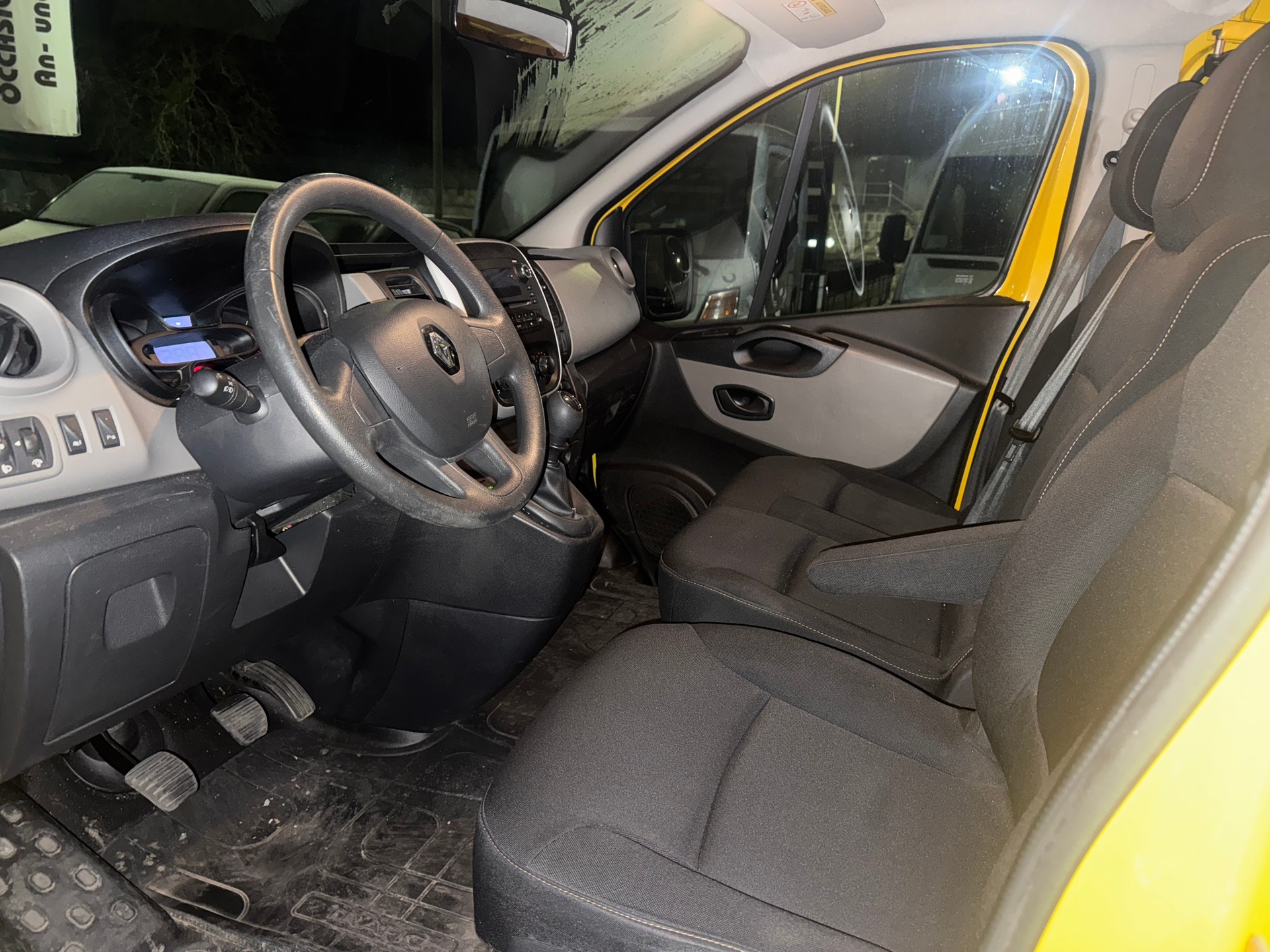 RENAULT Trafic 1.6 dCi 120 2.9t Acces L1H1-image-9