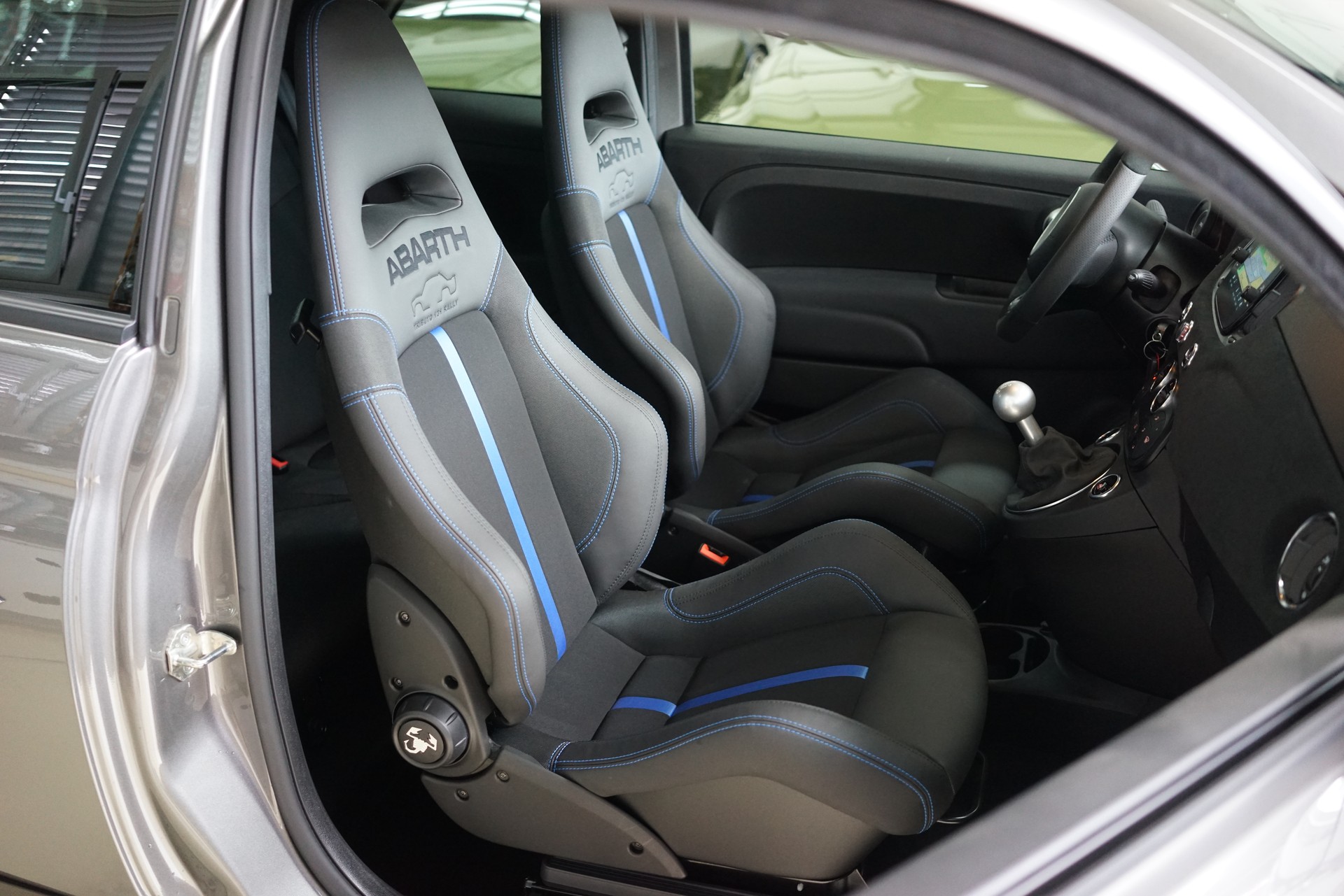 FIAT 695 1.4 16V Turbo Abarth Turismo-image-31