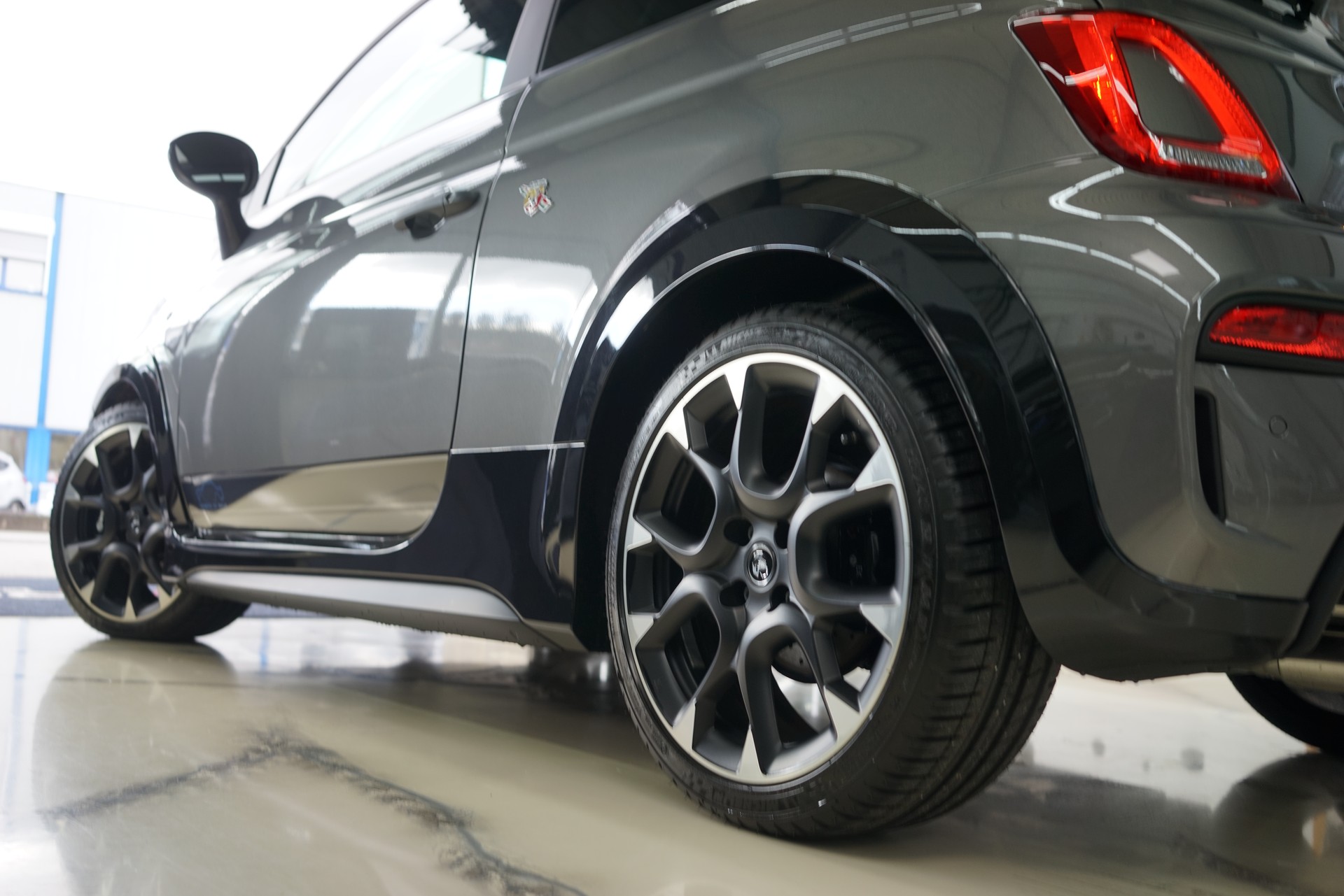 FIAT 695 1.4 16V Turbo Abarth Turismo-image-6