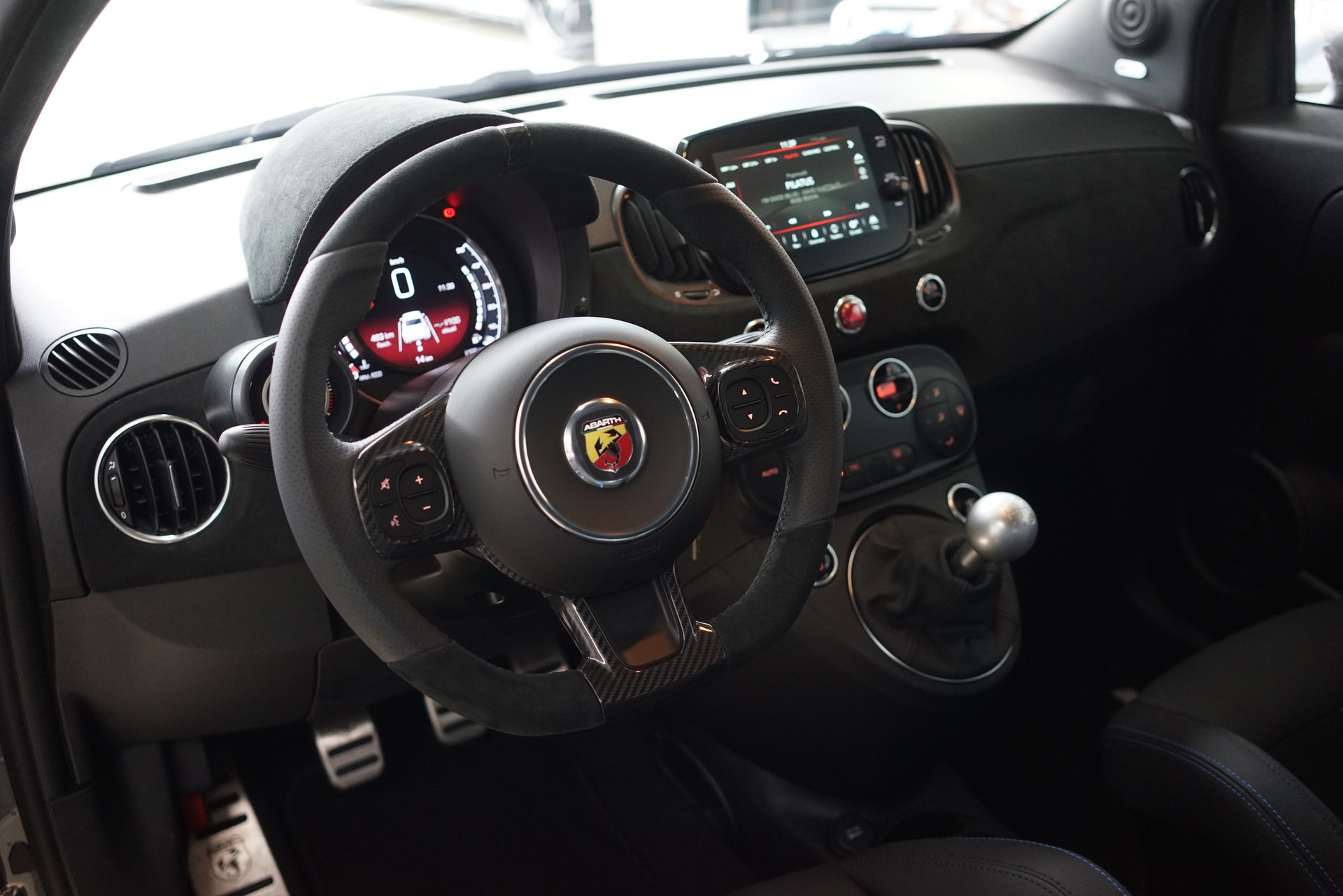 FIAT 695 1.4 16V Turbo Abarth Turismo-image-18