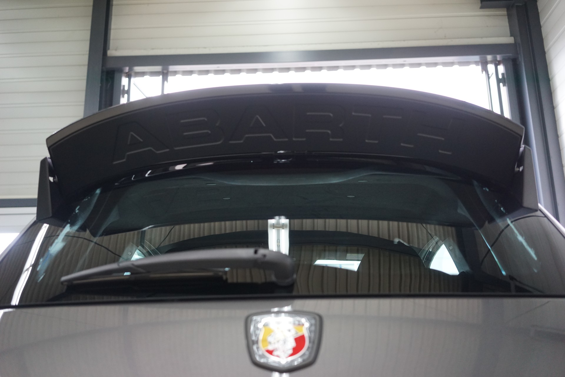 FIAT 695 1.4 16V Turbo Abarth Turismo-image-25