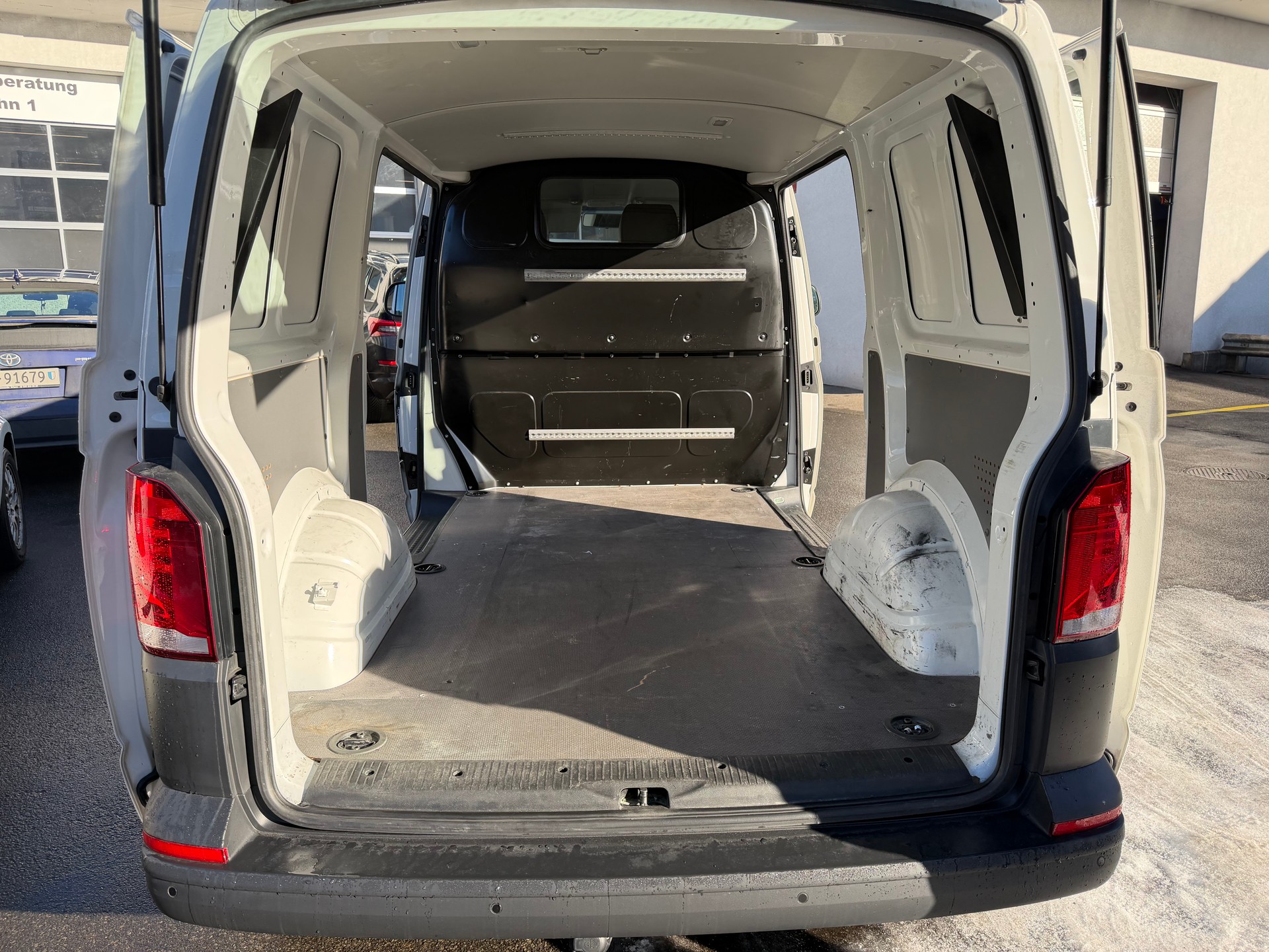 VW T6.1 2.0 TDI 4Motion-image-7