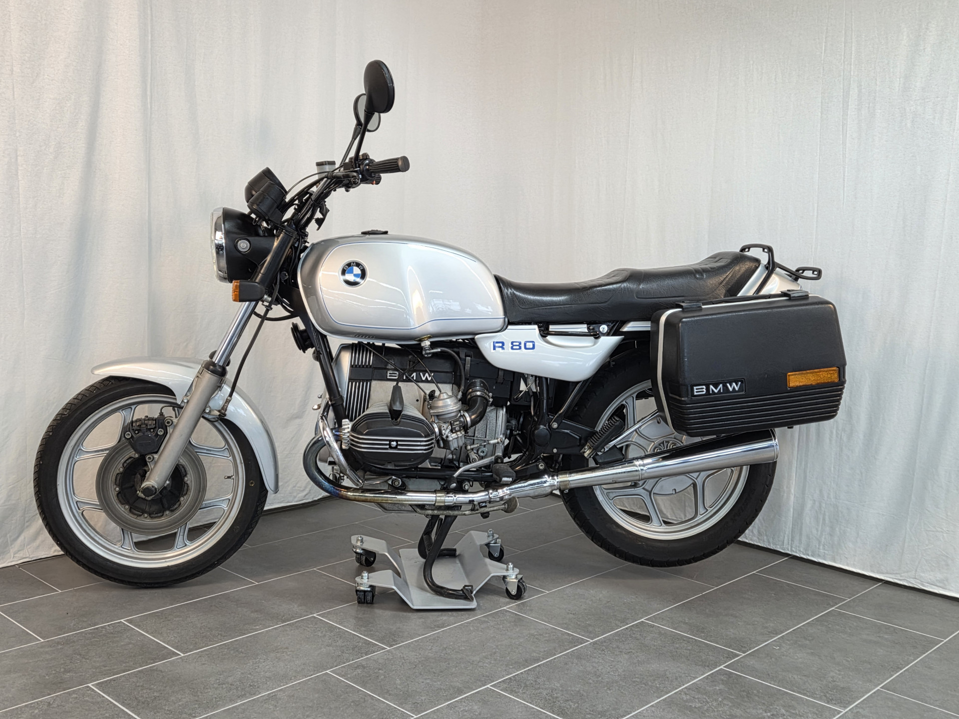BMW R 80 aus 2. Hand-showroom-element-3