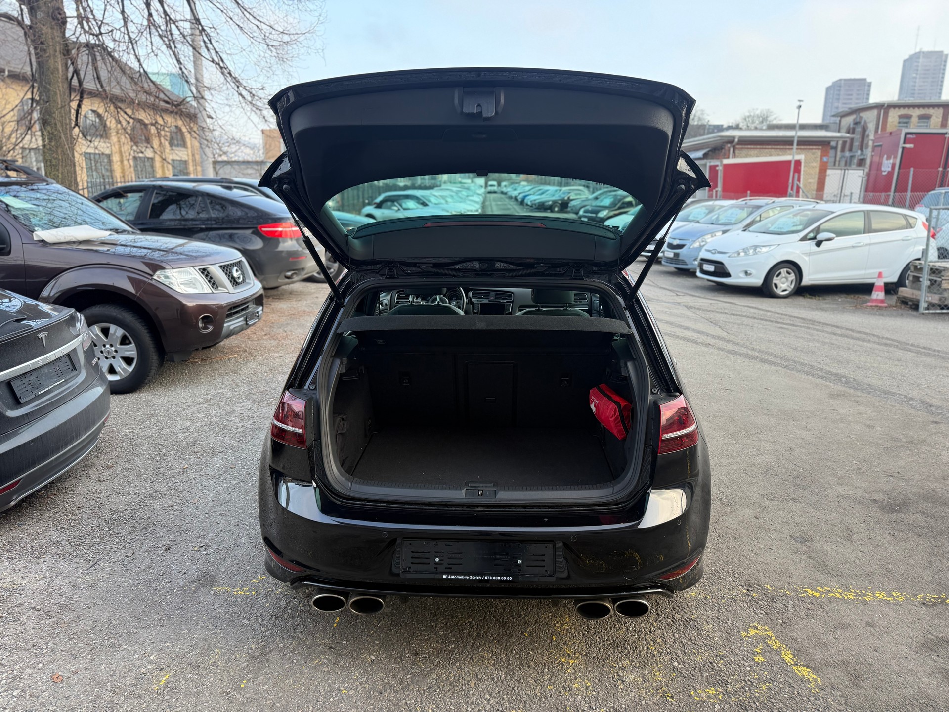 VW Golf 2.0 TSI R 4Motion DSG-image-10