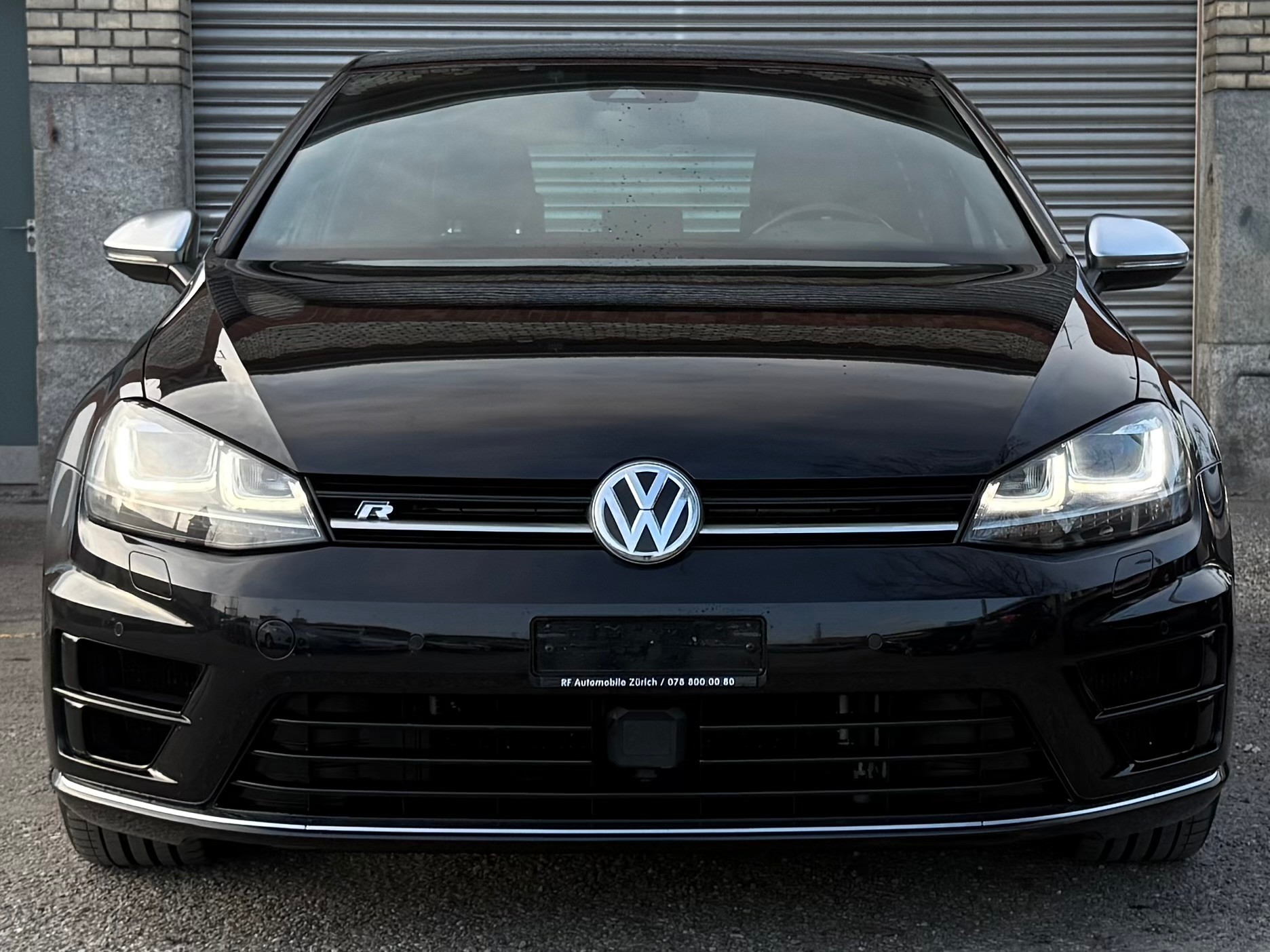 VW Golf 2.0 TSI R 4Motion DSG-image-2