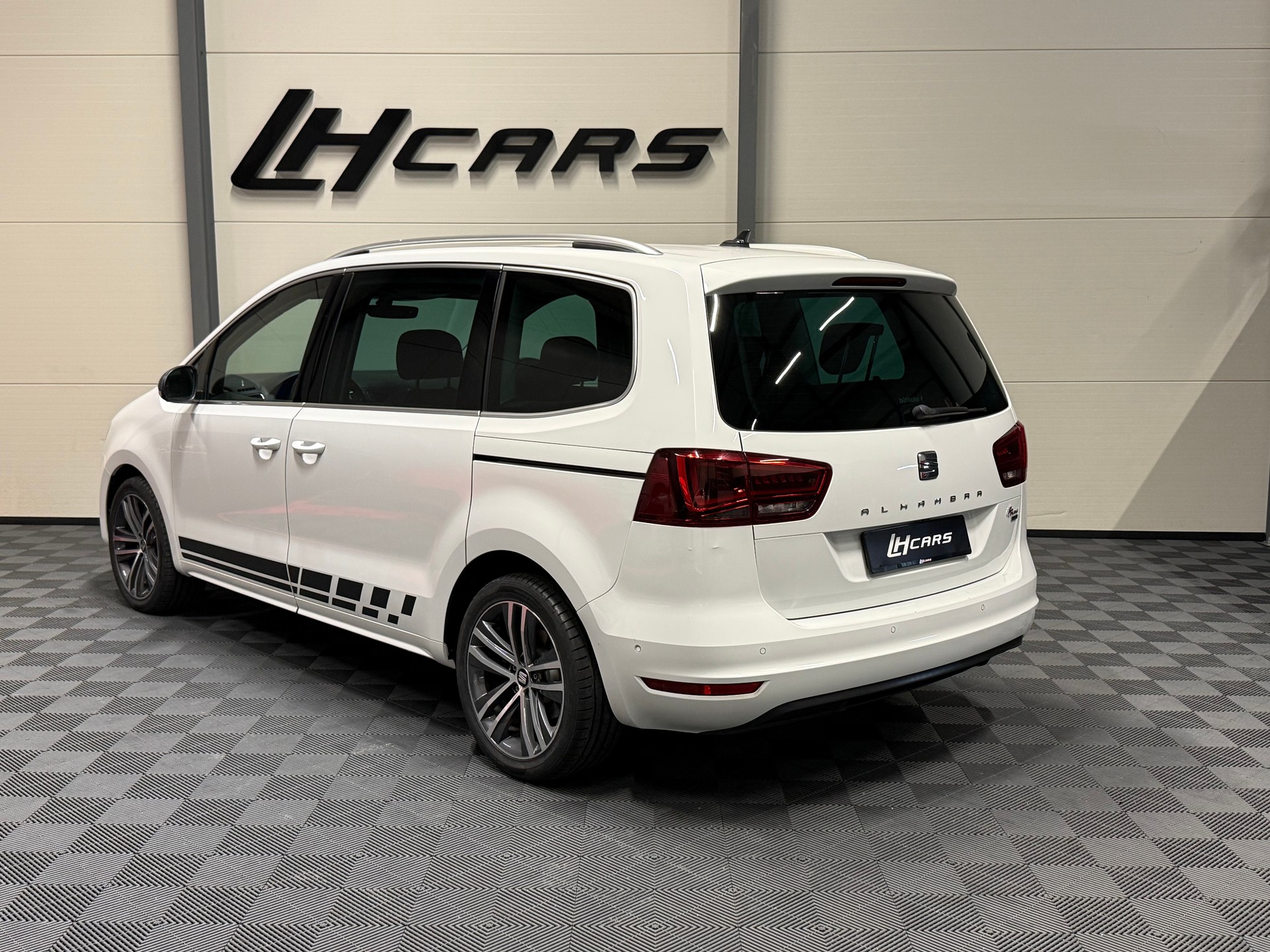 SEAT Alhambra 2.0 TDI 184 FR Li. 4x4 DSG S/S 7-Plätze-image-2