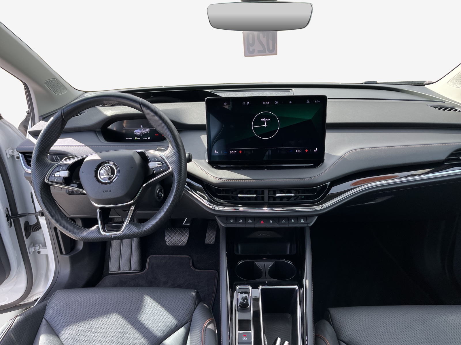 SKODA Enyaq iV 80 Ultra-image-9