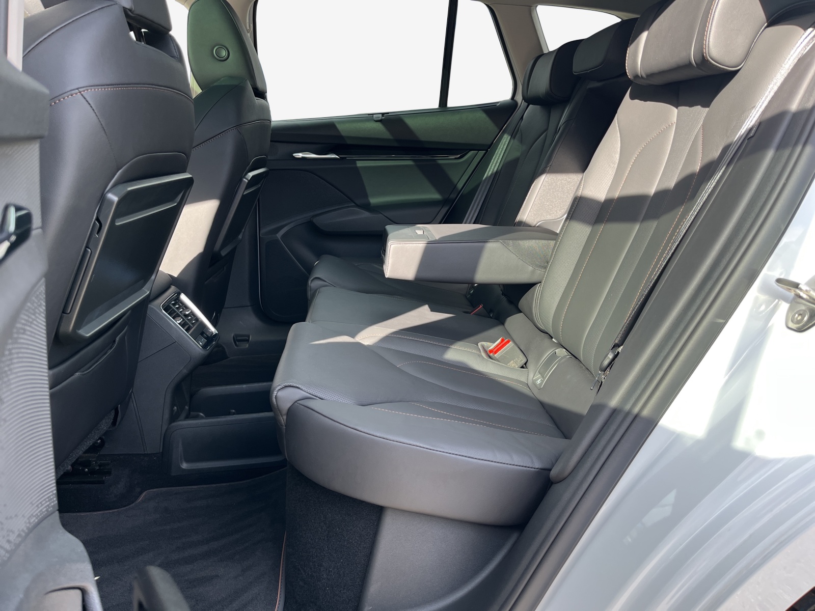 SKODA Enyaq iV 80 Ultra-image-12