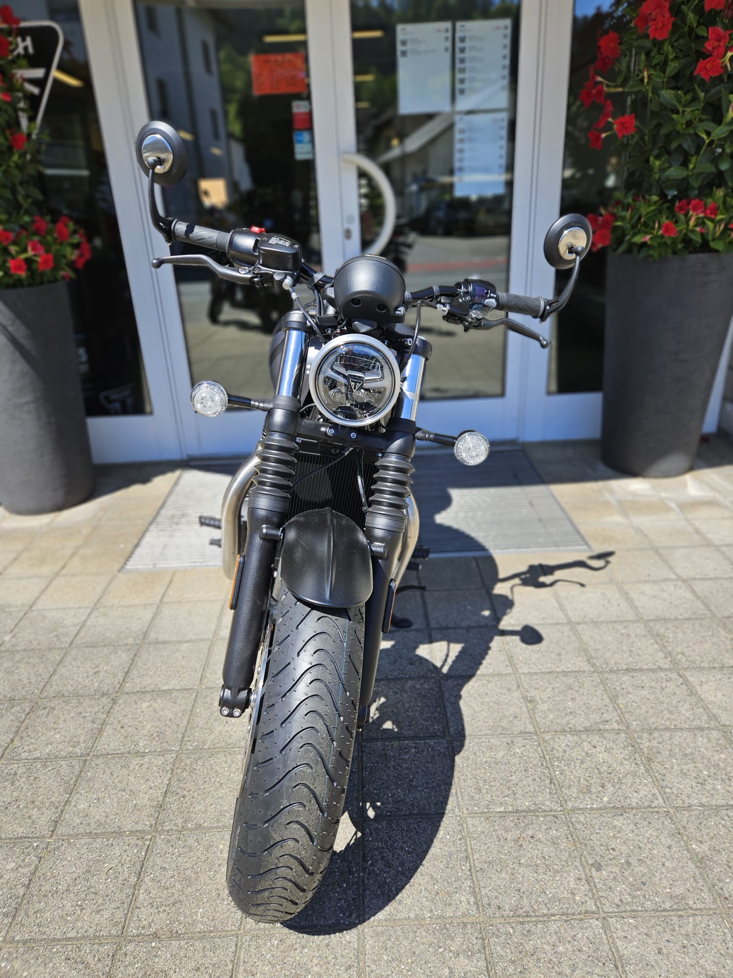 TRIUMPH Bonneville 1200 Bobber-image-6