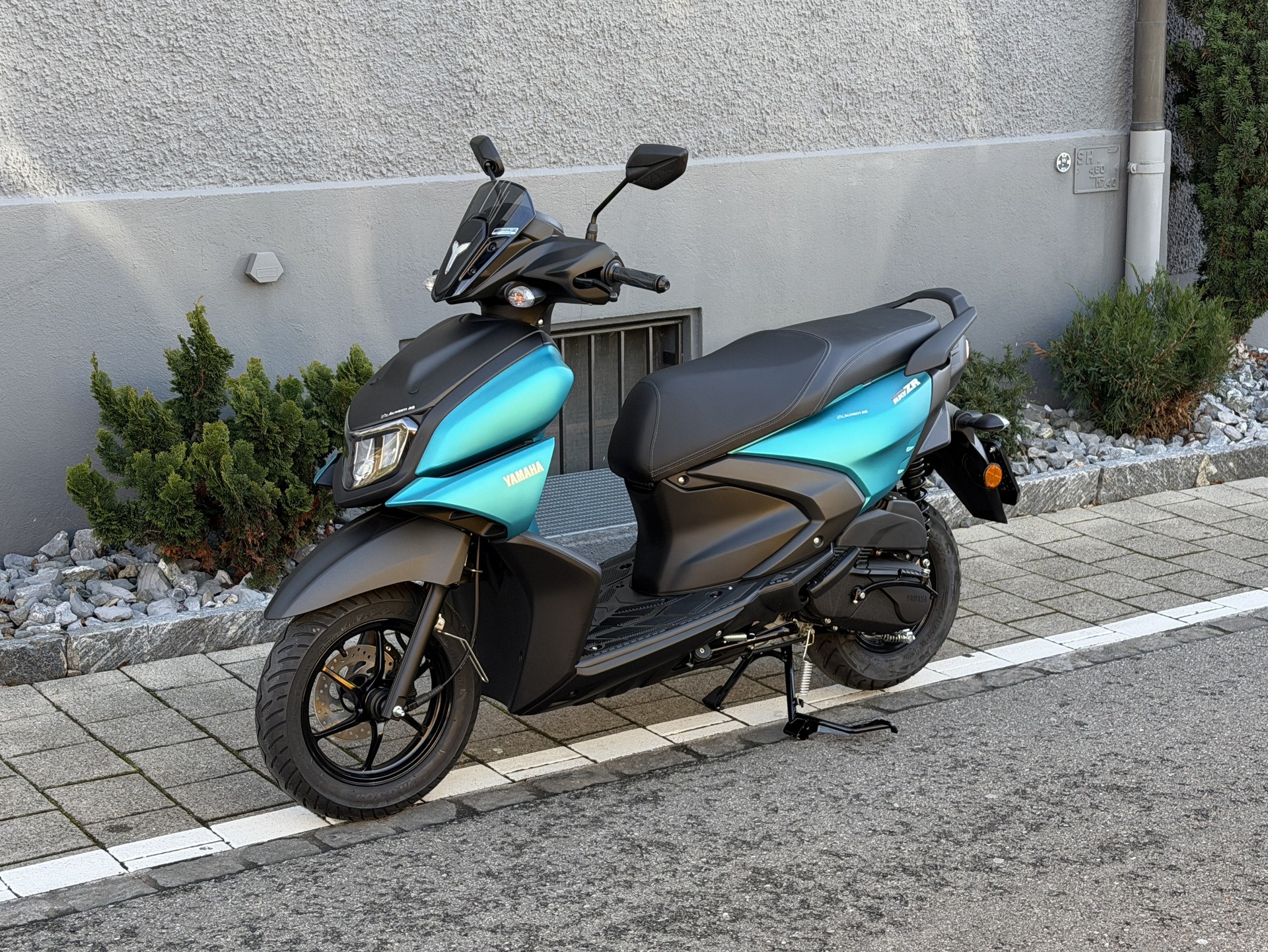 YAMAHA RayZR
