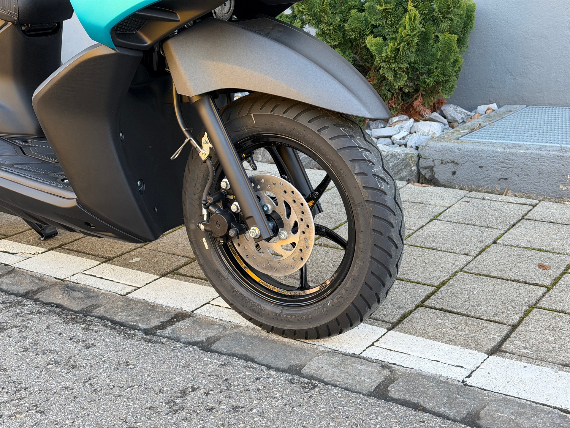 YAMAHA RayZR-image-12