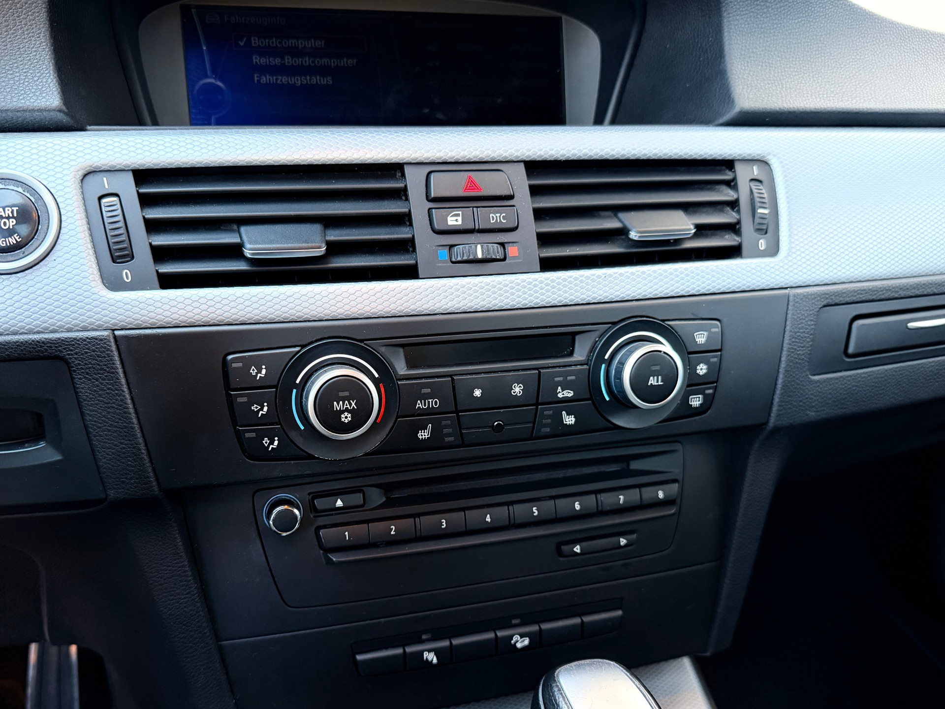 BMW 330d xDrive Touring Steptronic-image-18