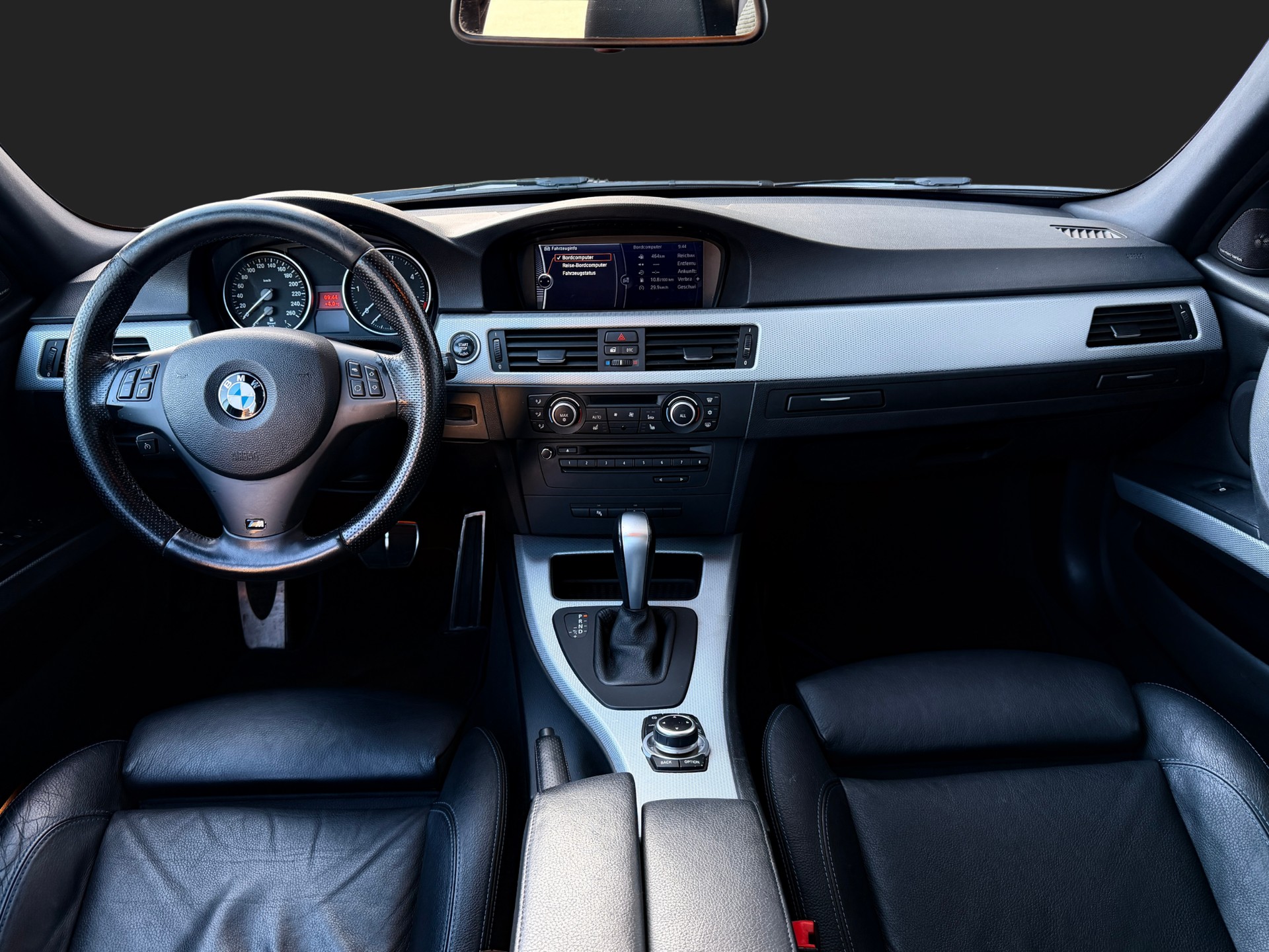 BMW 330d xDrive Touring Steptronic-image-15