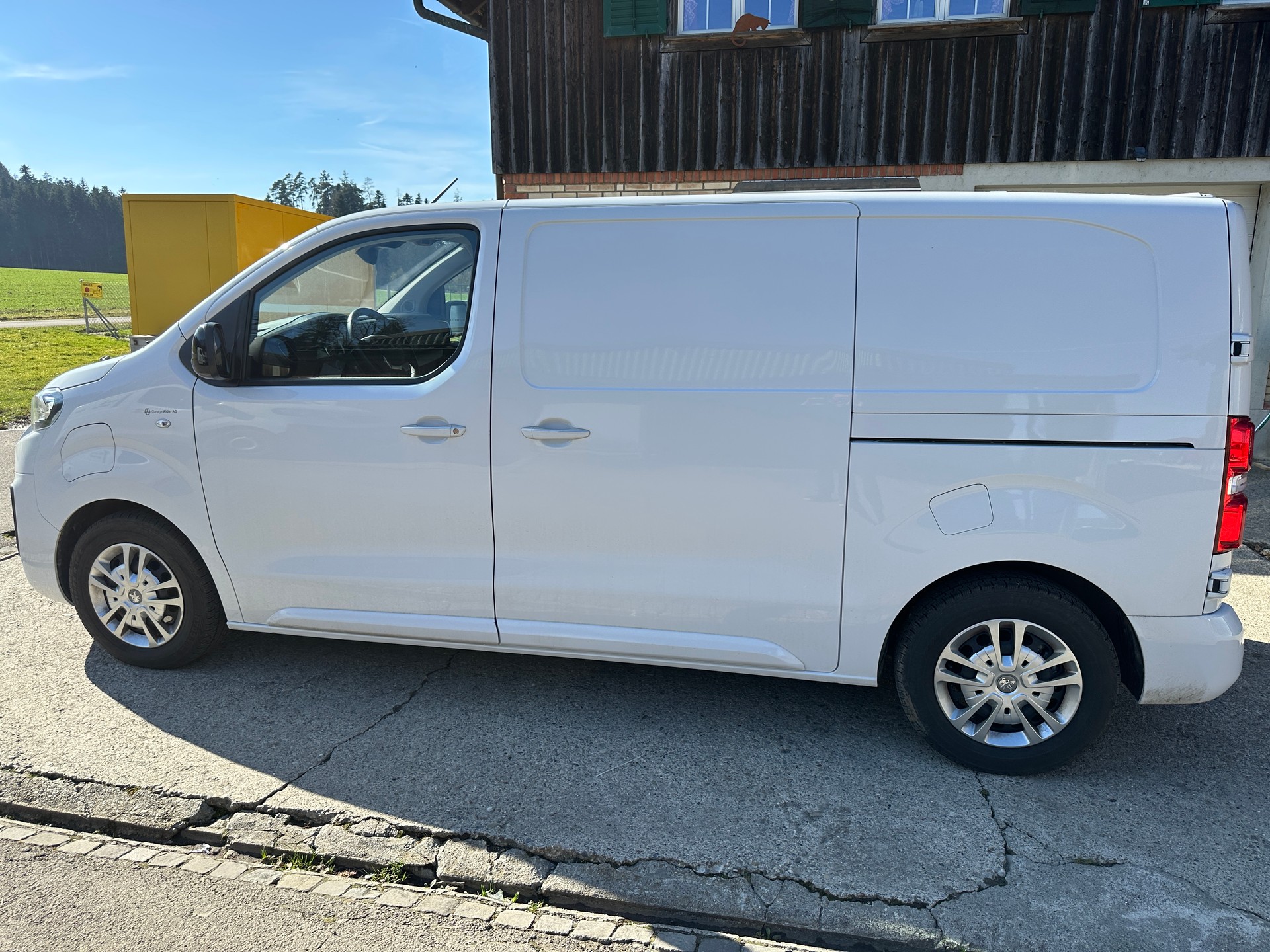 PEUGEOT Expert 75 KWh Standard-image-0