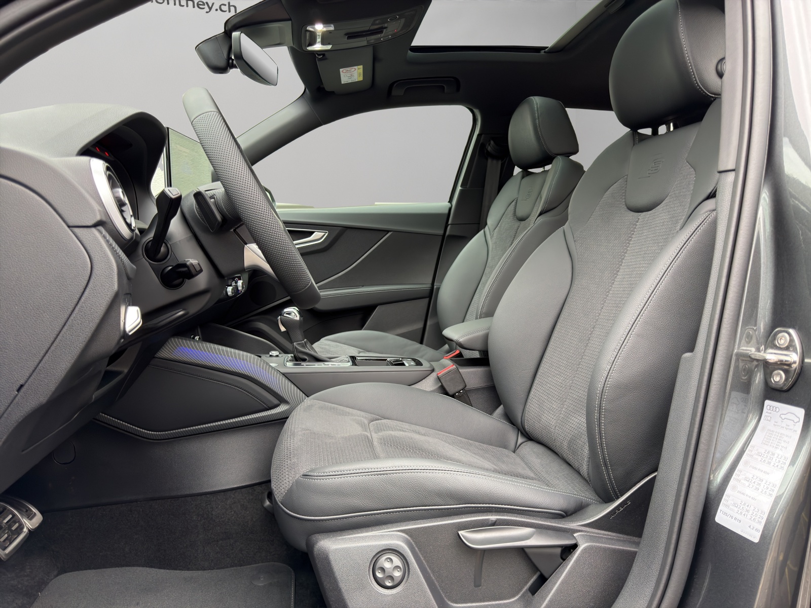 AUDI Q2 40 TFSI S line Attraction quattro S-tronic-image-8