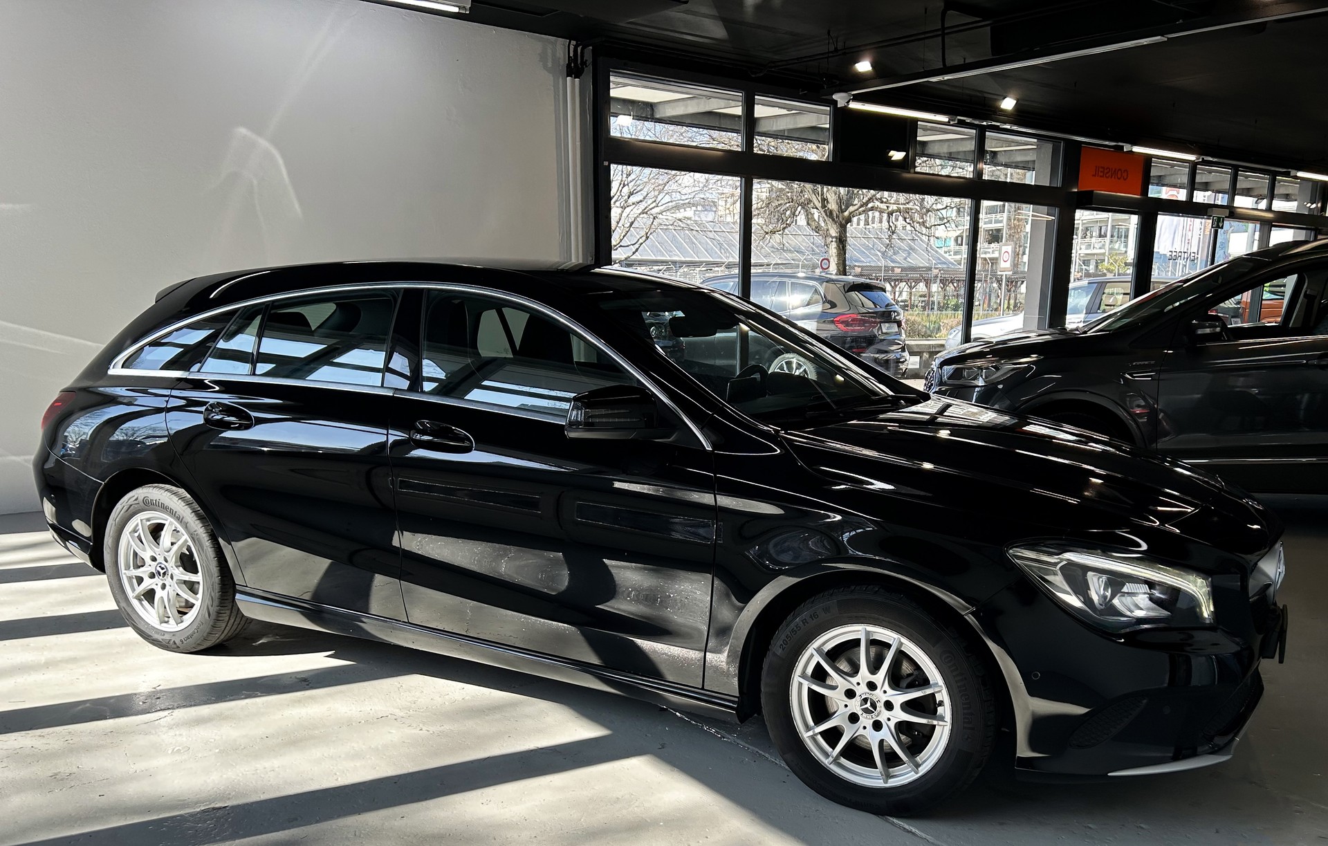 MERCEDES-BENZ CLA Shooting Brake 200 d Swiss Star Ed. 4M 7G-DCT-image-0