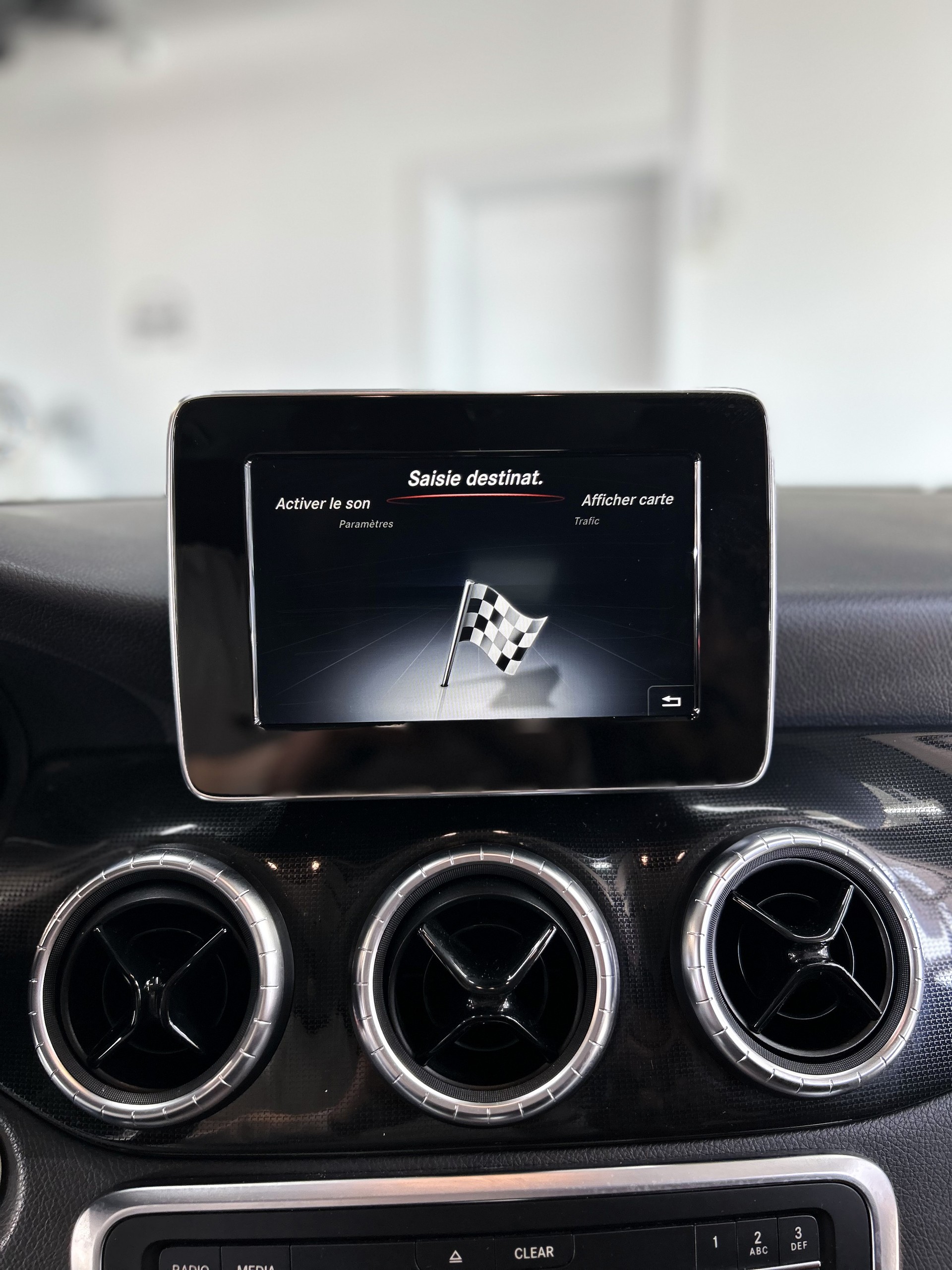MERCEDES-BENZ CLA Shooting Brake 200 d Swiss Star Ed. 4M 7G-DCT-image-25
