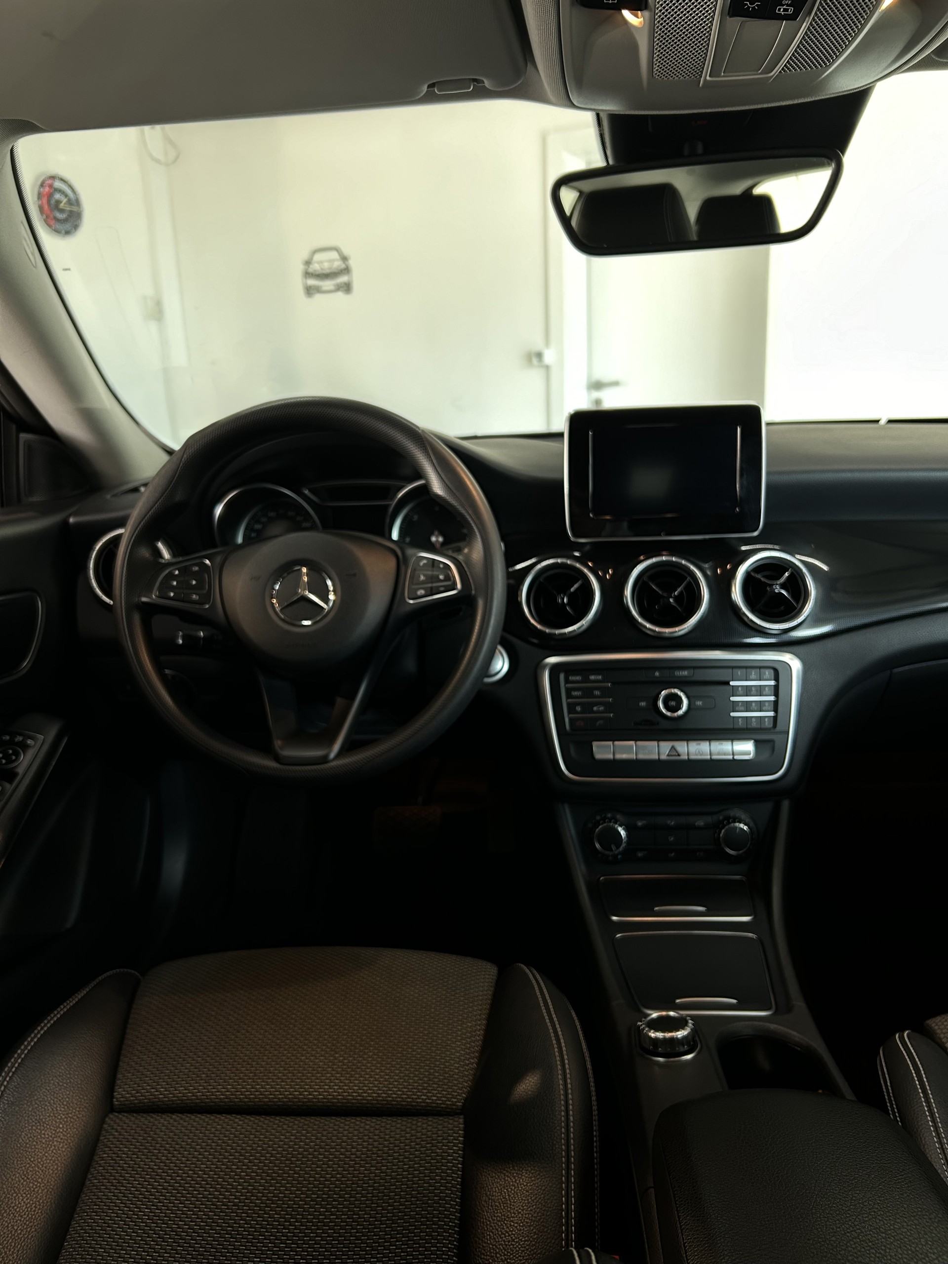 MERCEDES-BENZ CLA Shooting Brake 200 d Swiss Star Ed. 4M 7G-DCT-image-21