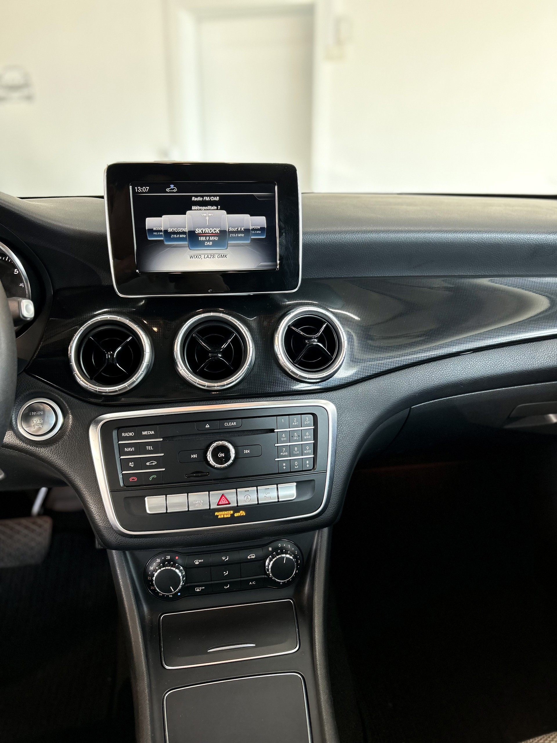 MERCEDES-BENZ CLA Shooting Brake 200 d Swiss Star Ed. 4M 7G-DCT-image-22
